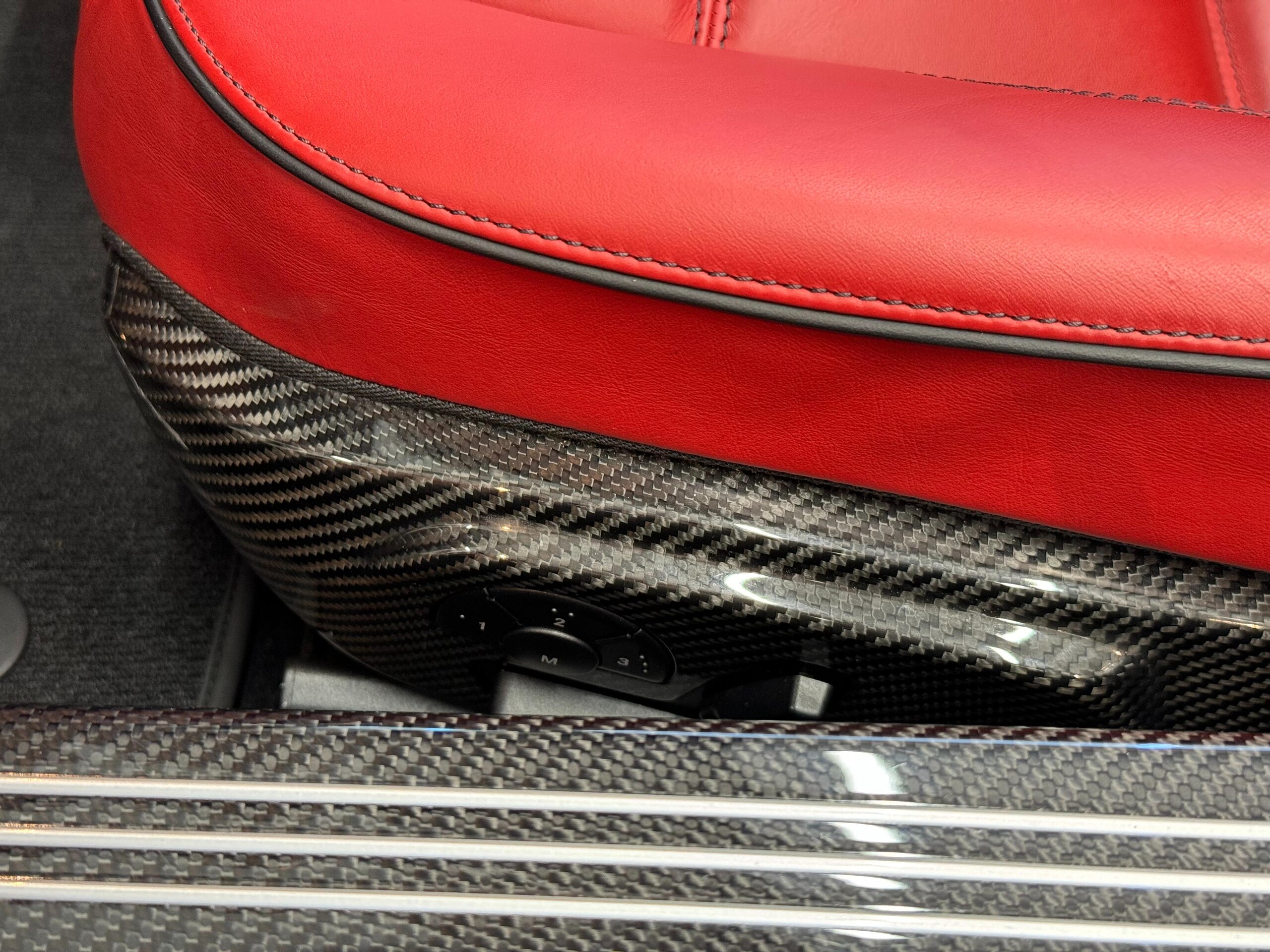 2012 Mercedes Benz SLS AMG Roadster — Photo 13 / 27