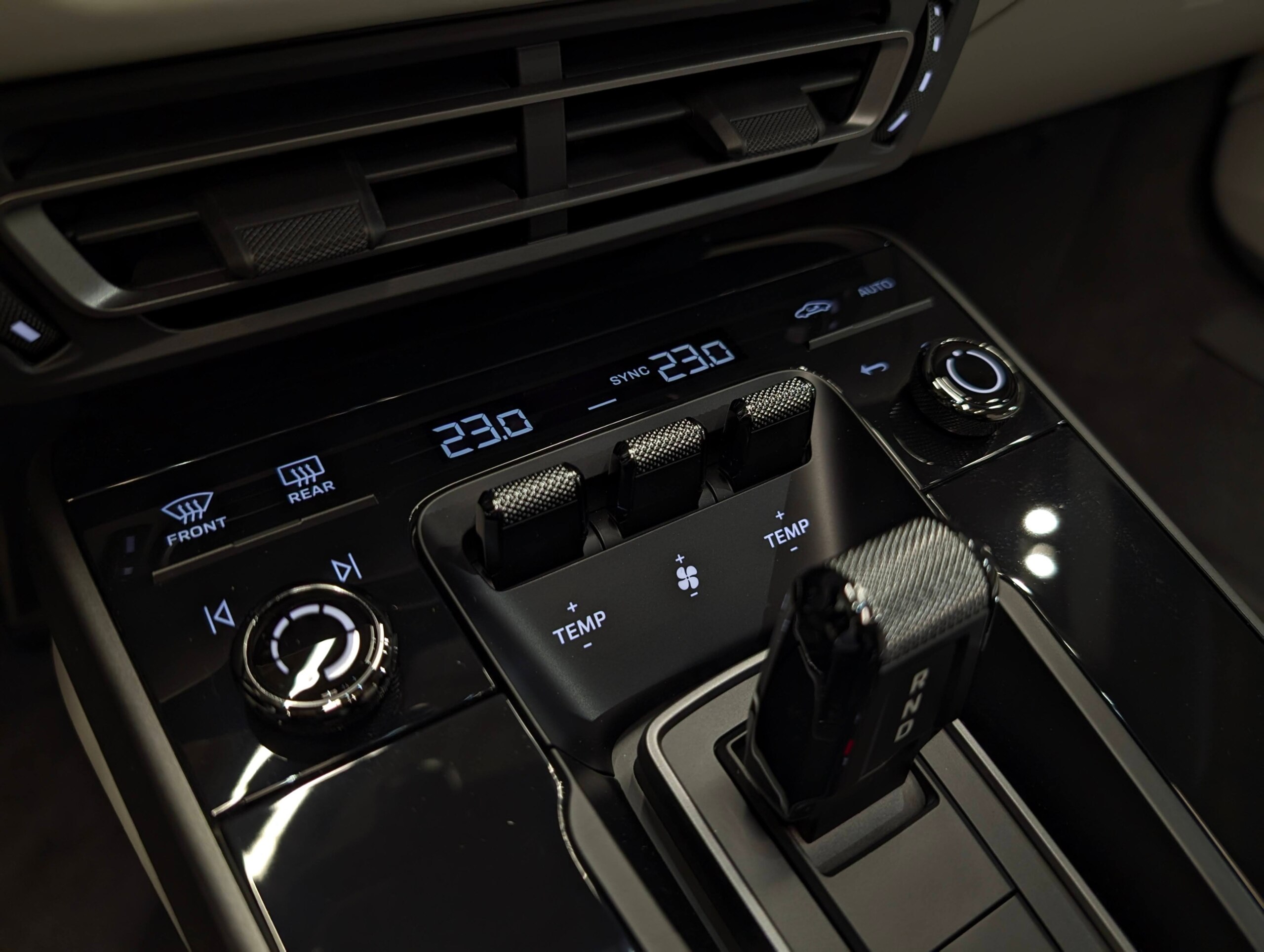 2024 Porsche 911 Targa 4 — Photo 16 / 24