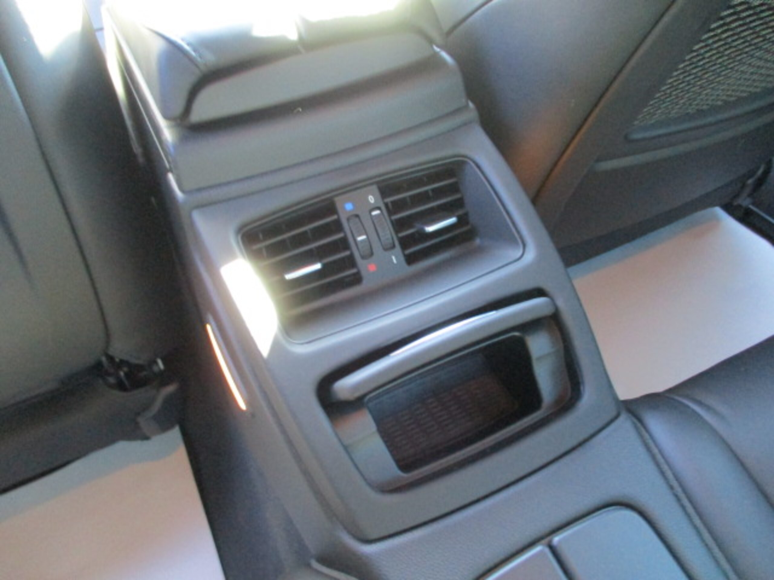 2010 BMW M3 Coupe — Photo 29 / 36