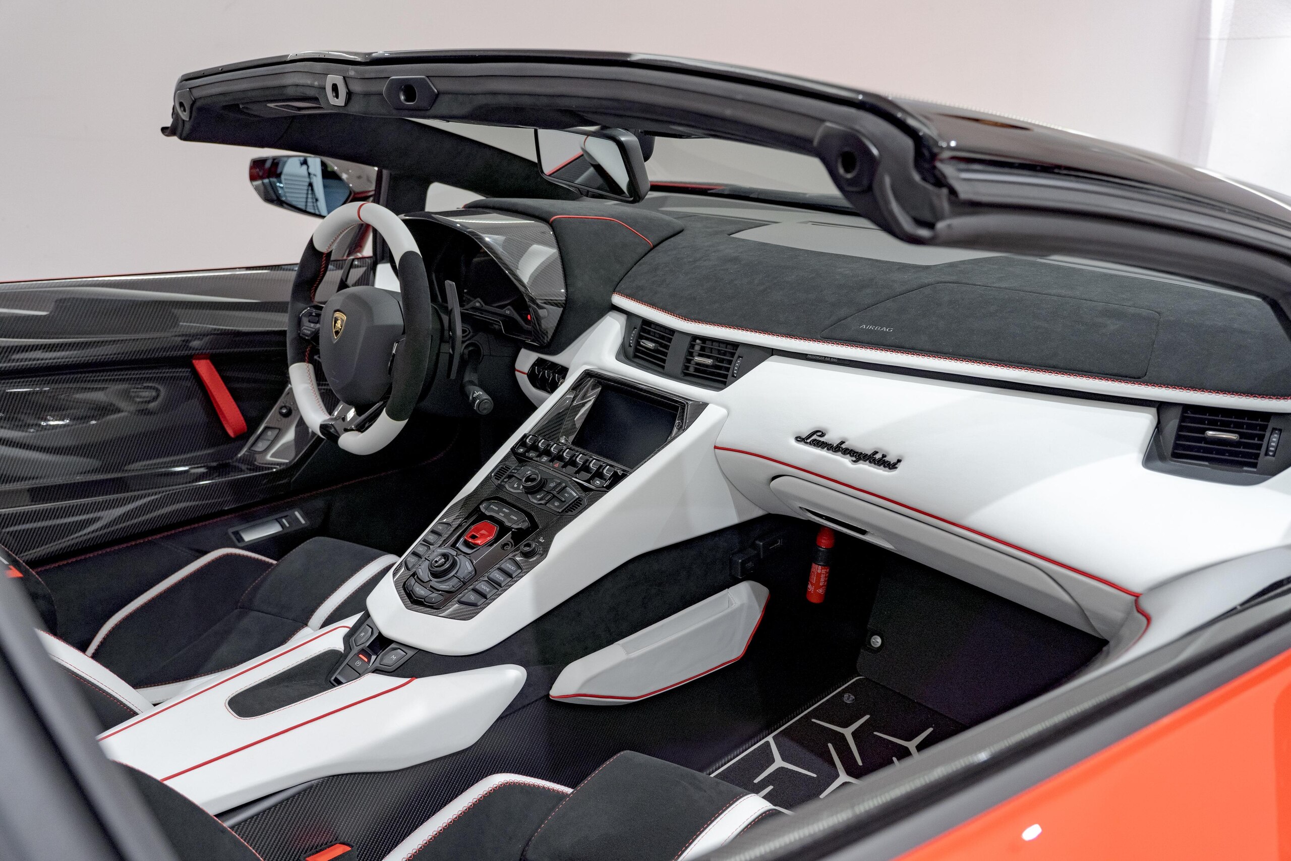 2021 Lamborghini Aventador SVJ Roadster — Photo 6 / 35