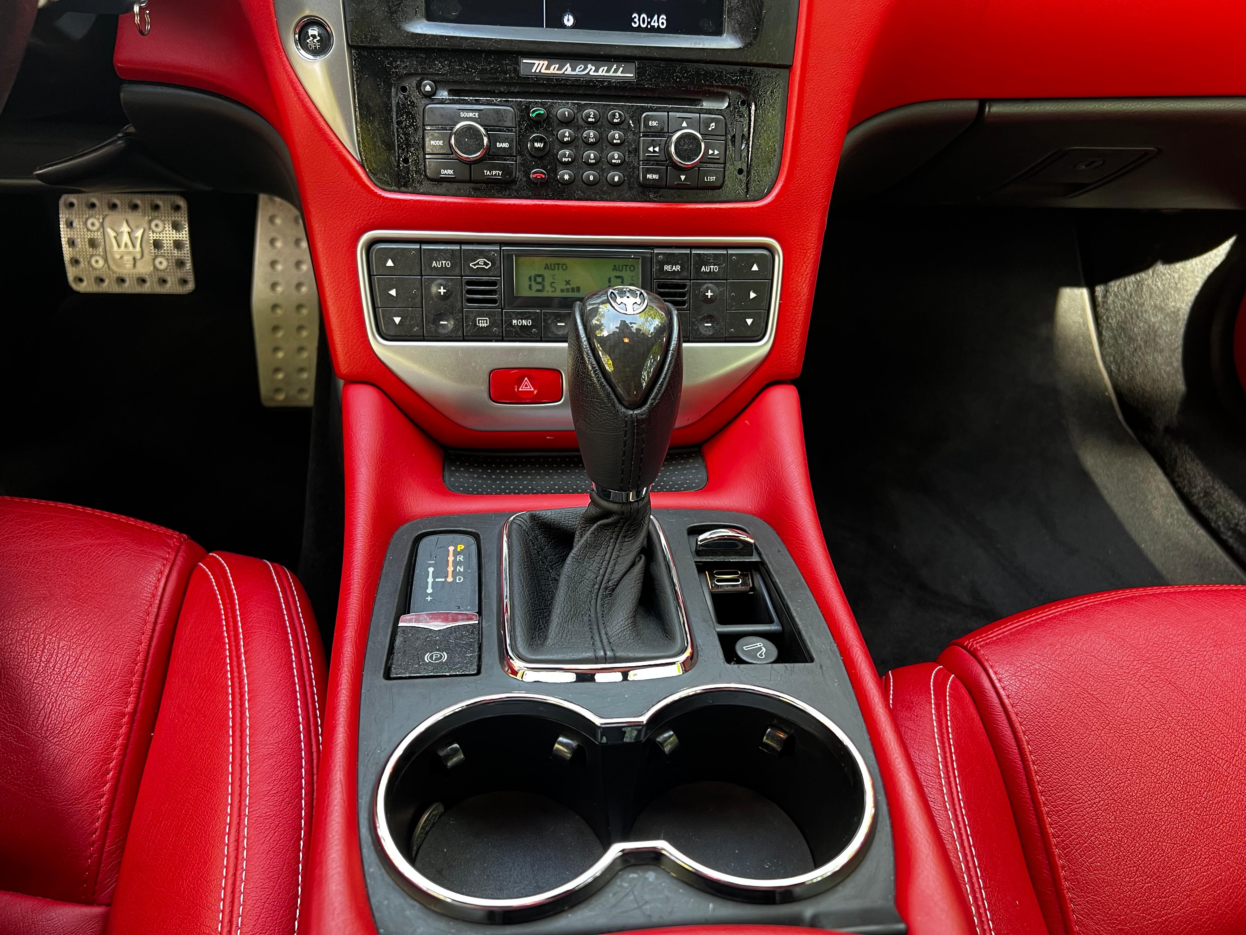 2015 Maserati GranTurismo Sport — Photo 12 / 16
