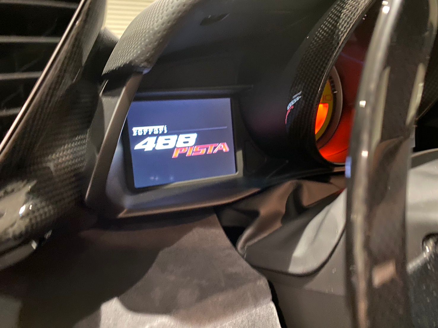 2019 Ferrari 488 Pista — Photo 10 / 24