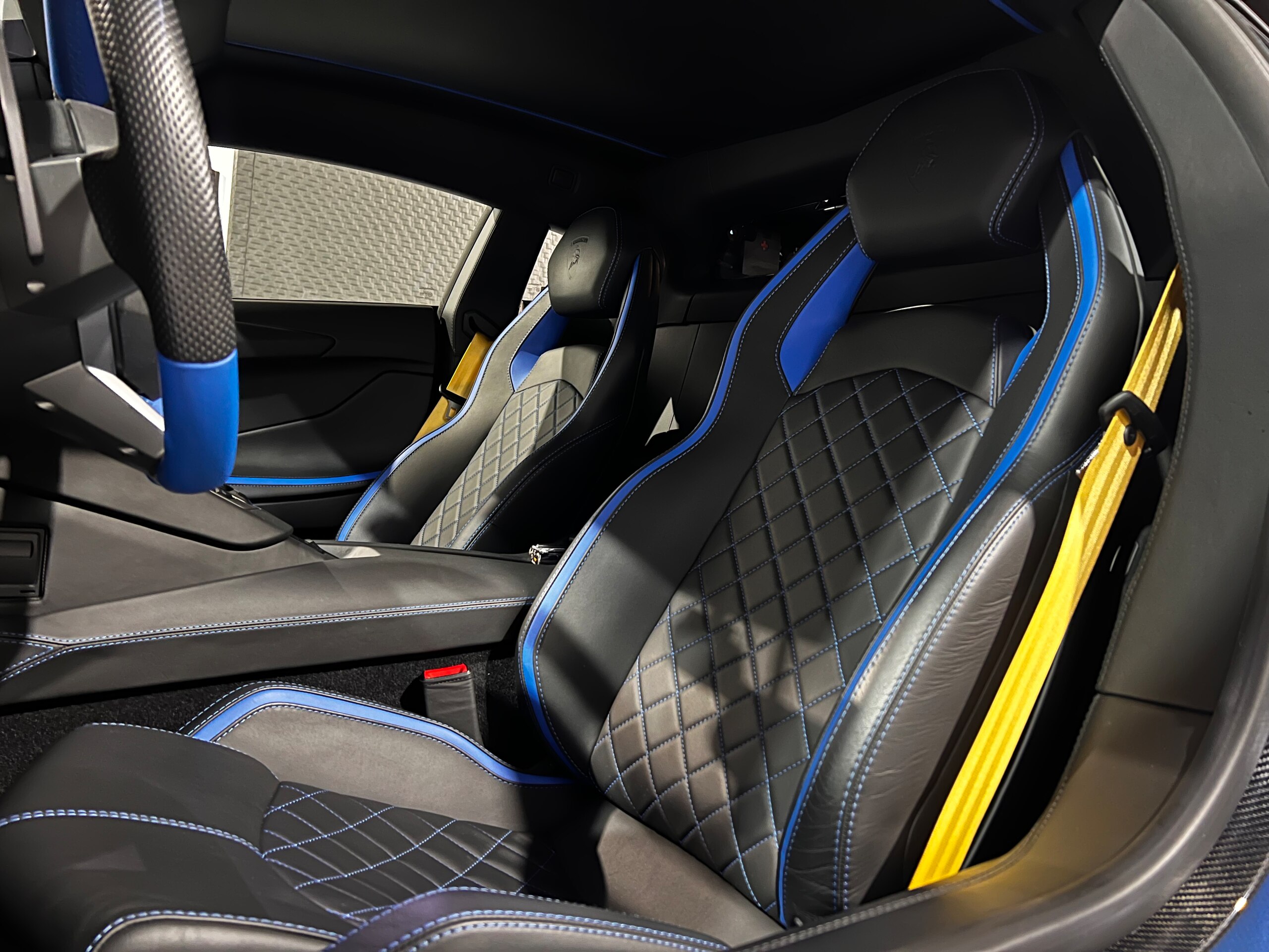 2017 Lamborghini Aventador S — Photo 7 / 15