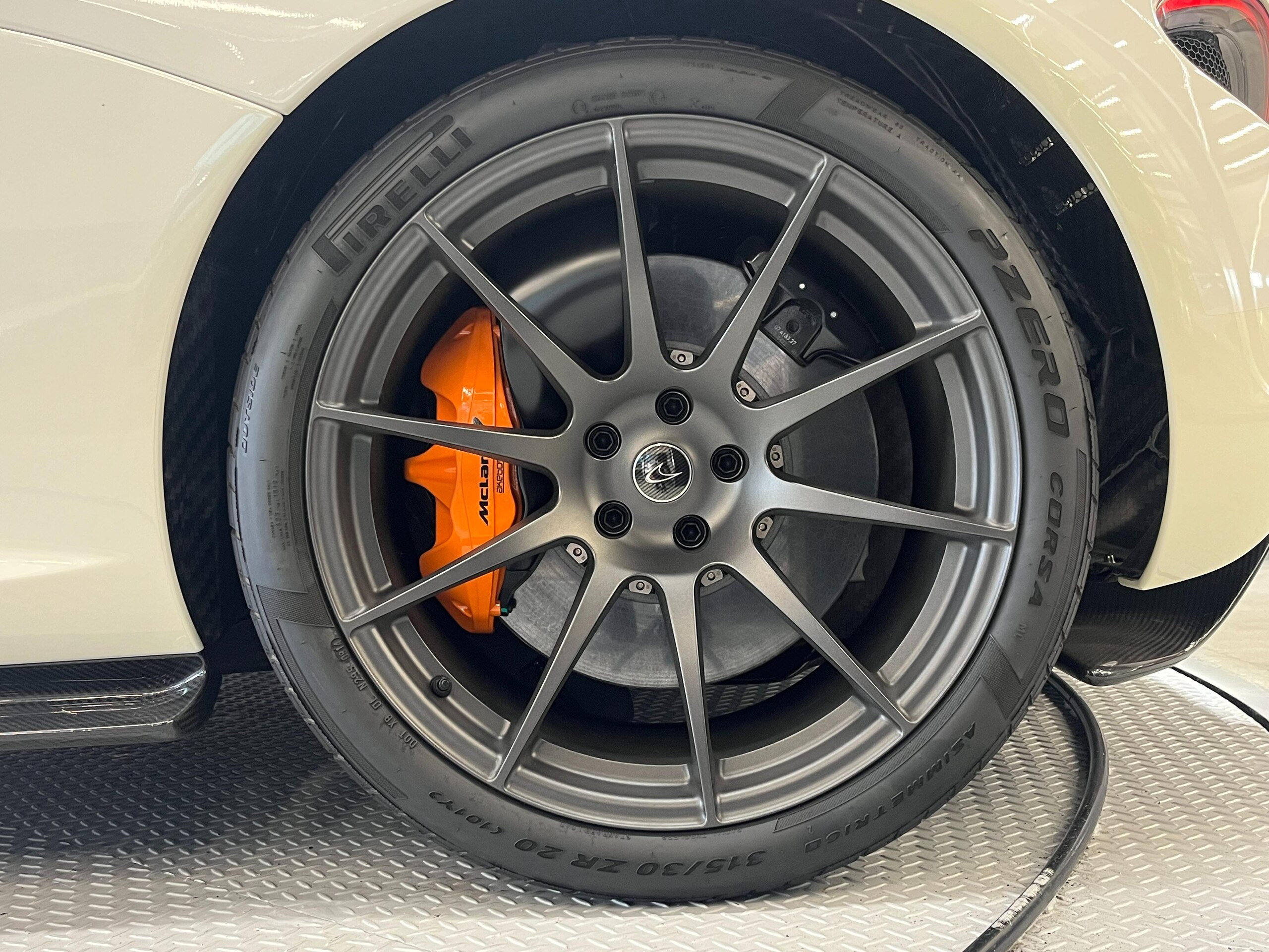 2014 McLaren P1 Limited Edition — Photo 20 / 21