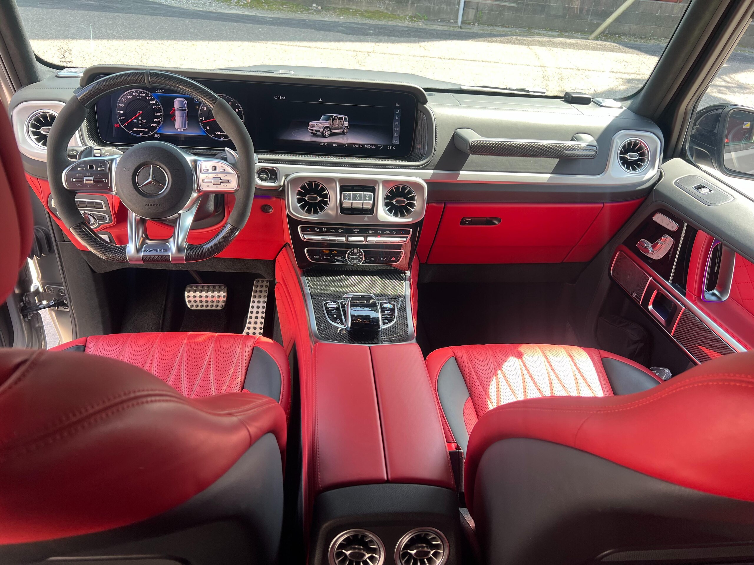 2019 Mercedes Benz G63 AMG — Photo 7 / 21