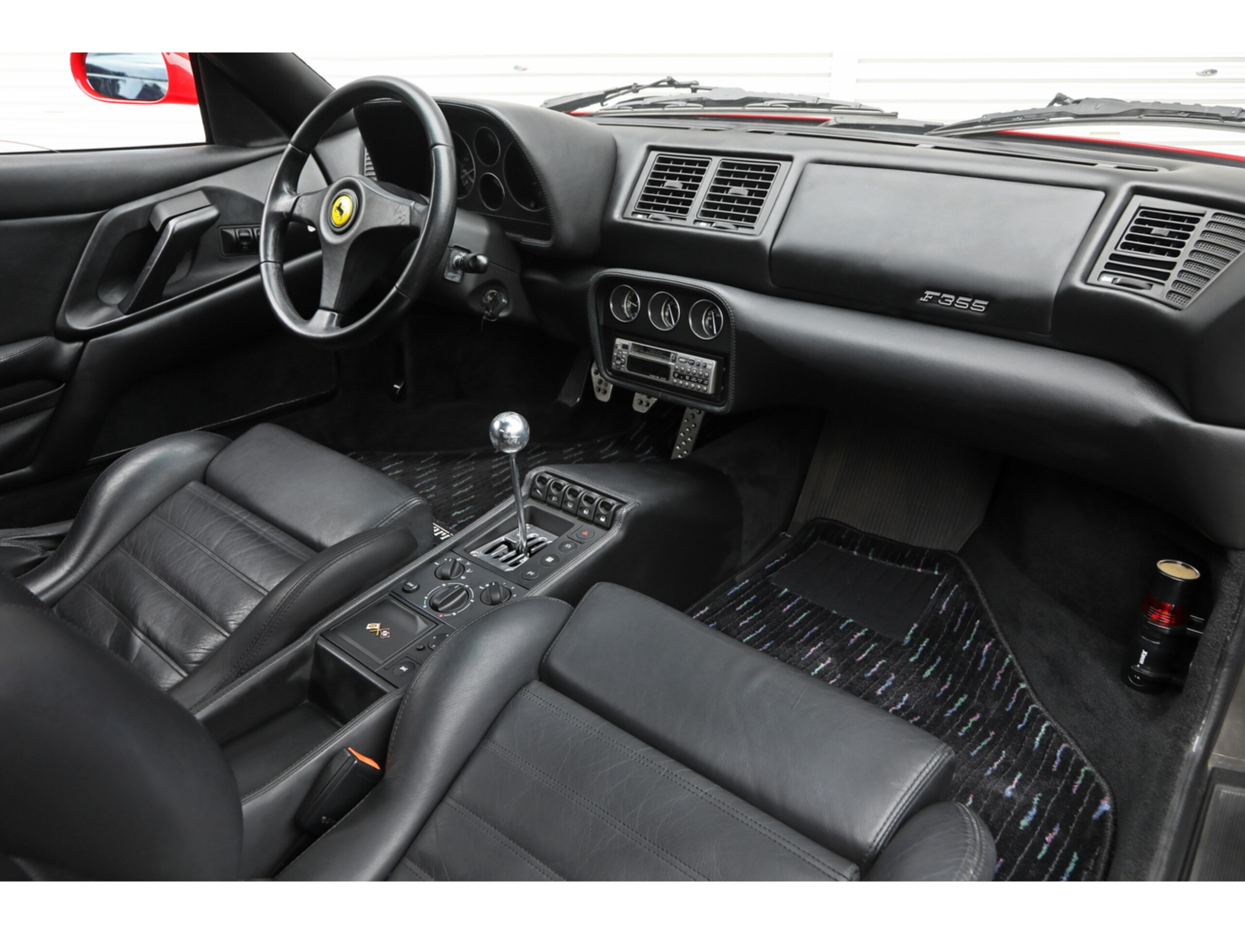 1995 Ferrari F355 Berlinetta — Photo 32 / 39