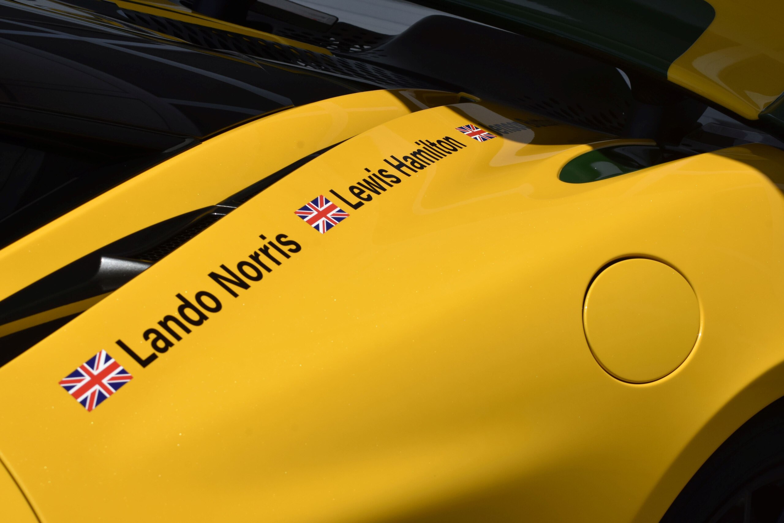 2021 McLaren 765LT — Photo 11 / 19
