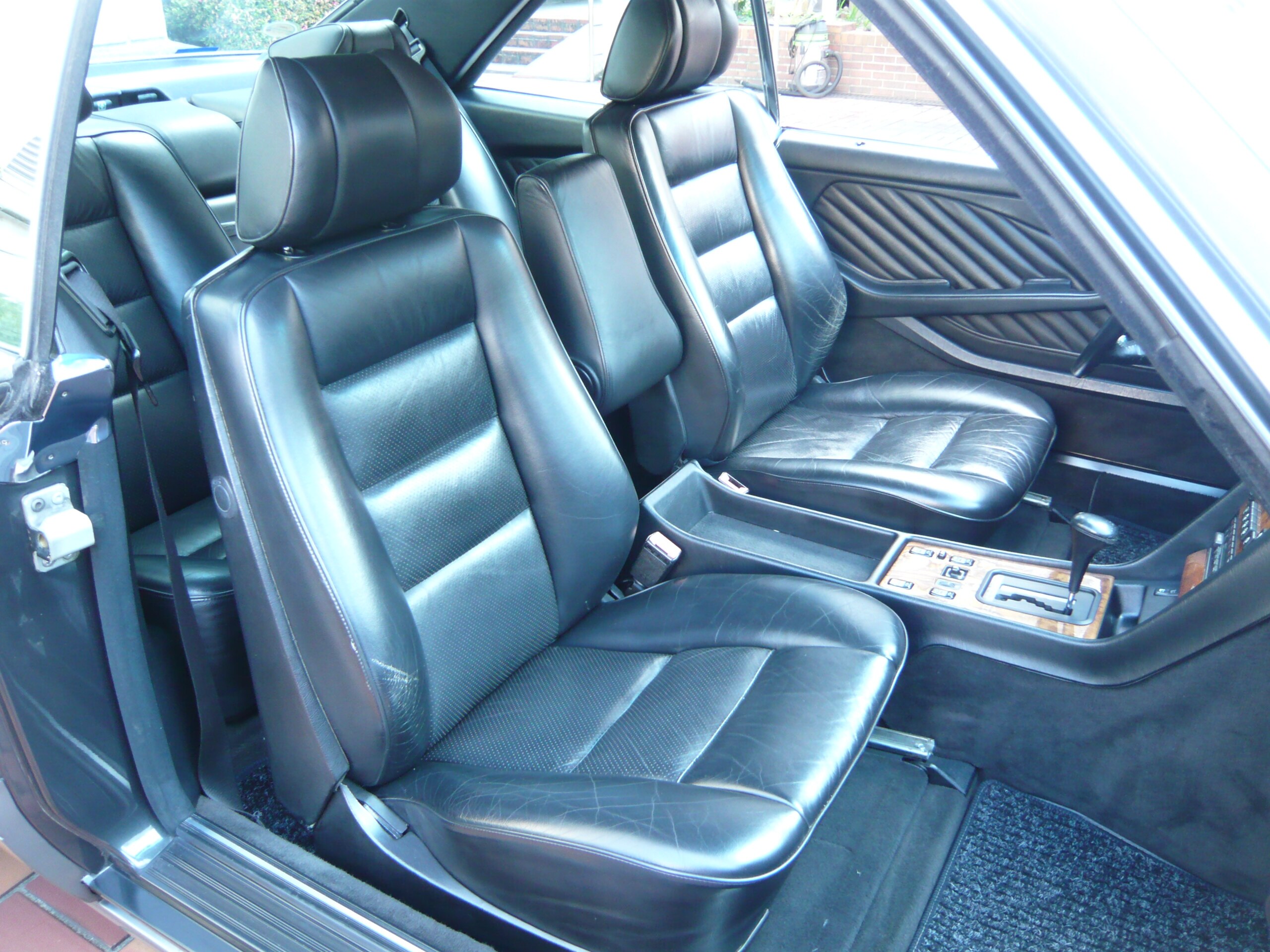 1990 Mercedes Benz 560SEC — Photo 14 / 19