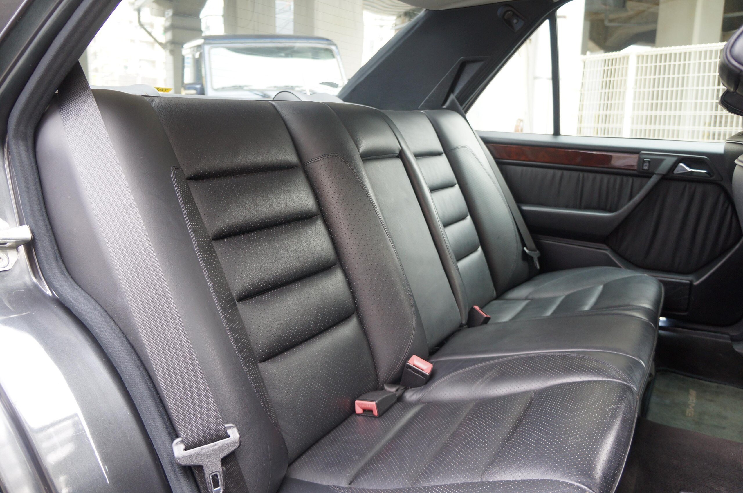 1994 Mercedes Benz E400 AMG — Photo 15 / 18