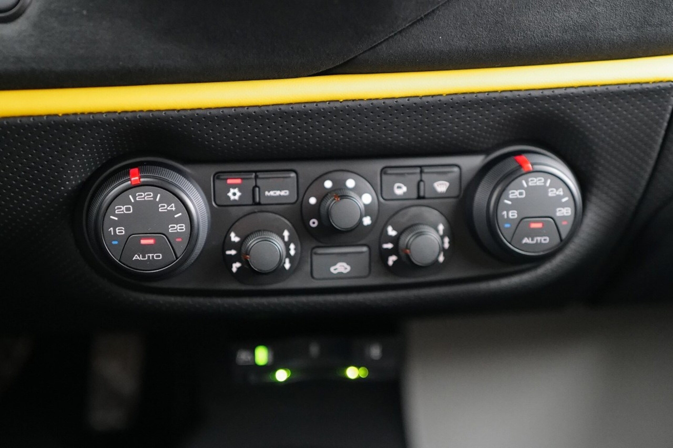 2019 Ferrari 488 Pista — Photo 12 / 21