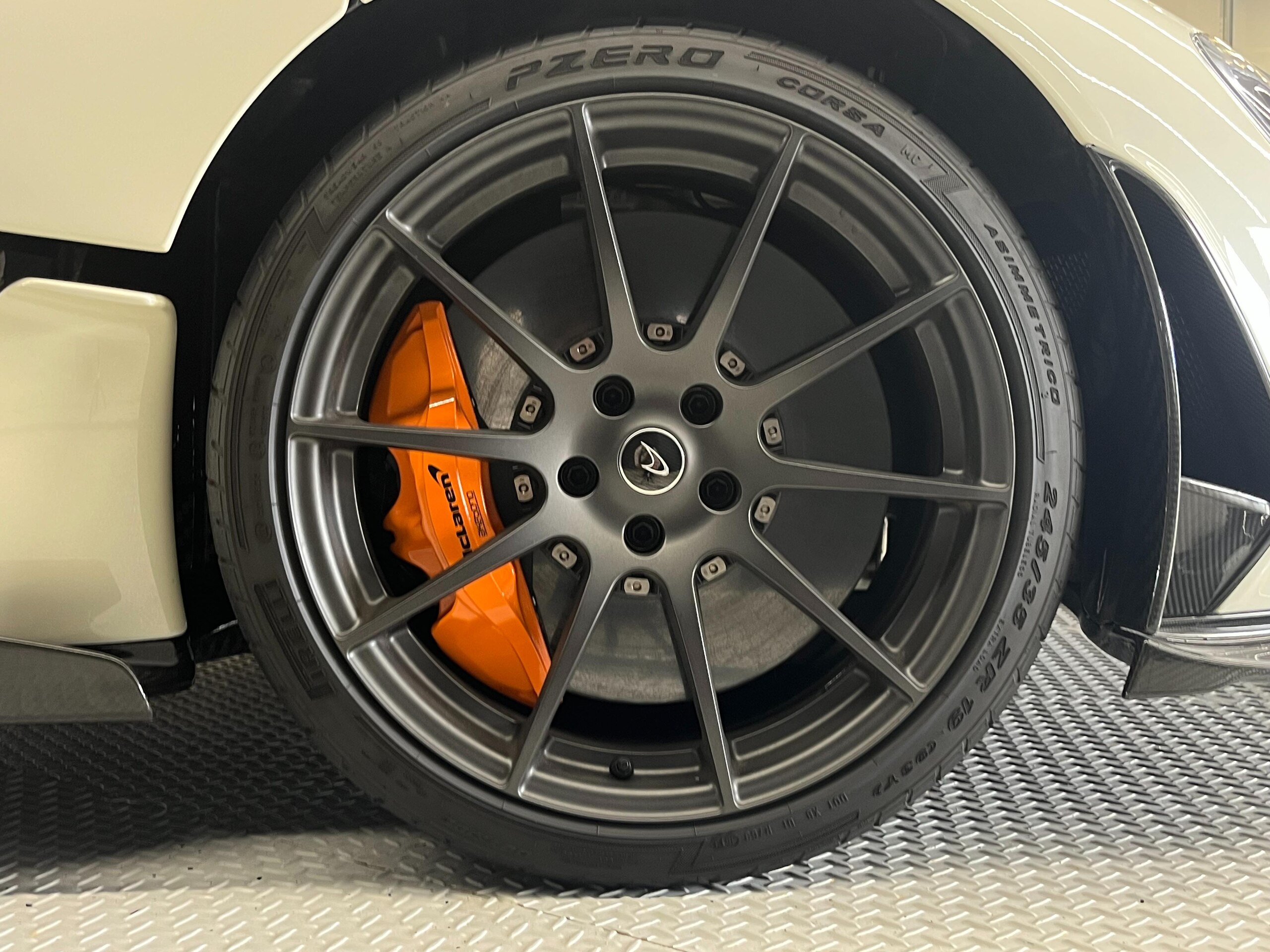 2014 McLaren P1 Limited Edition — Photo 19 / 21