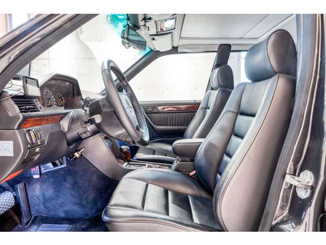 1994 Mercedes Benz E500 — Photo 14 / 23