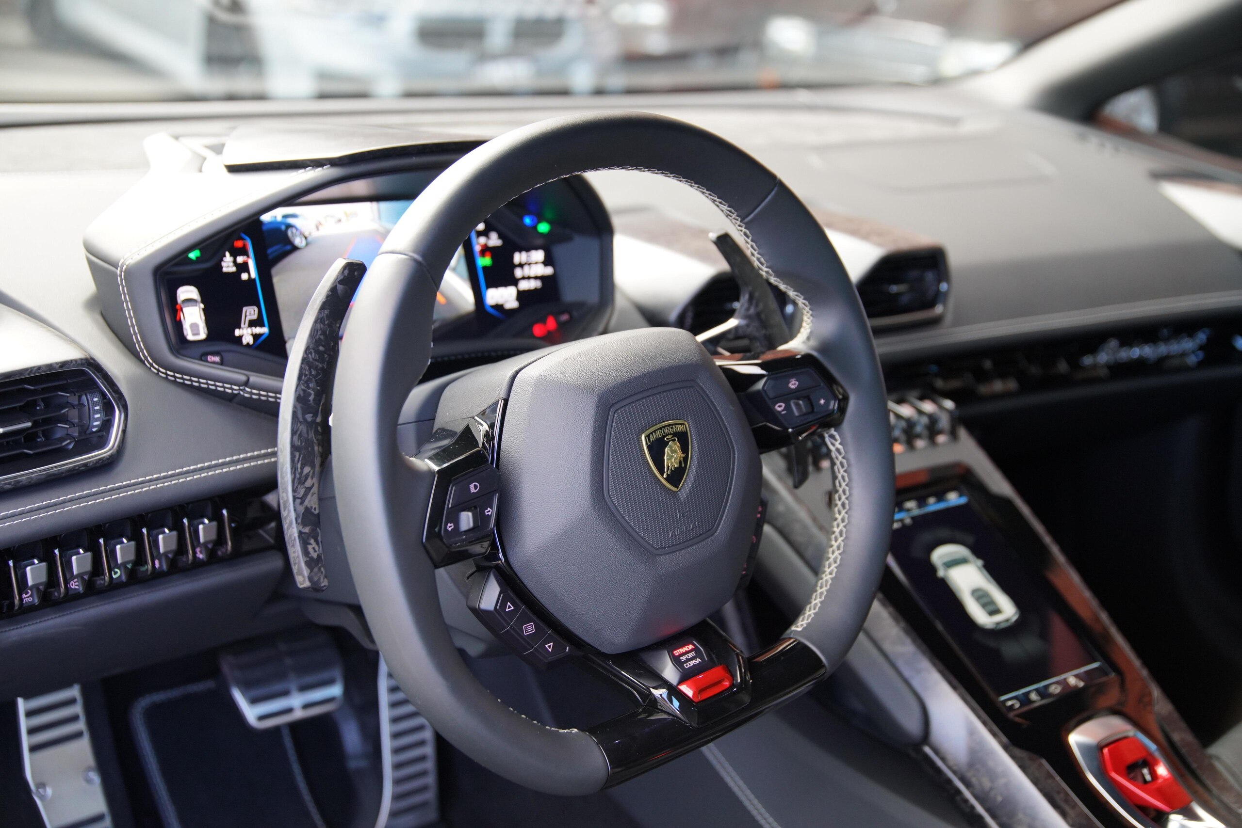 2020 Lamborghini Huracán EVO — Photo 11 / 28