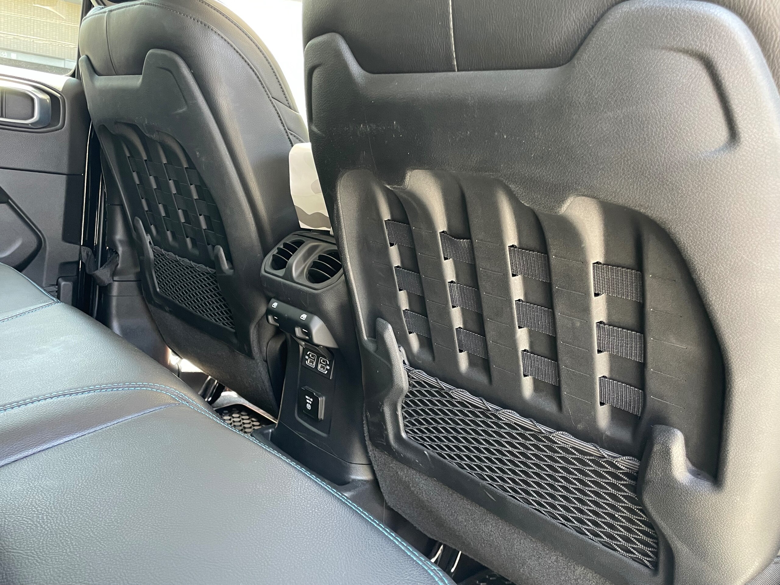 2023 Other Jeep Wrangler Unlimited Rubicon 4xe — Photo 34 / 40