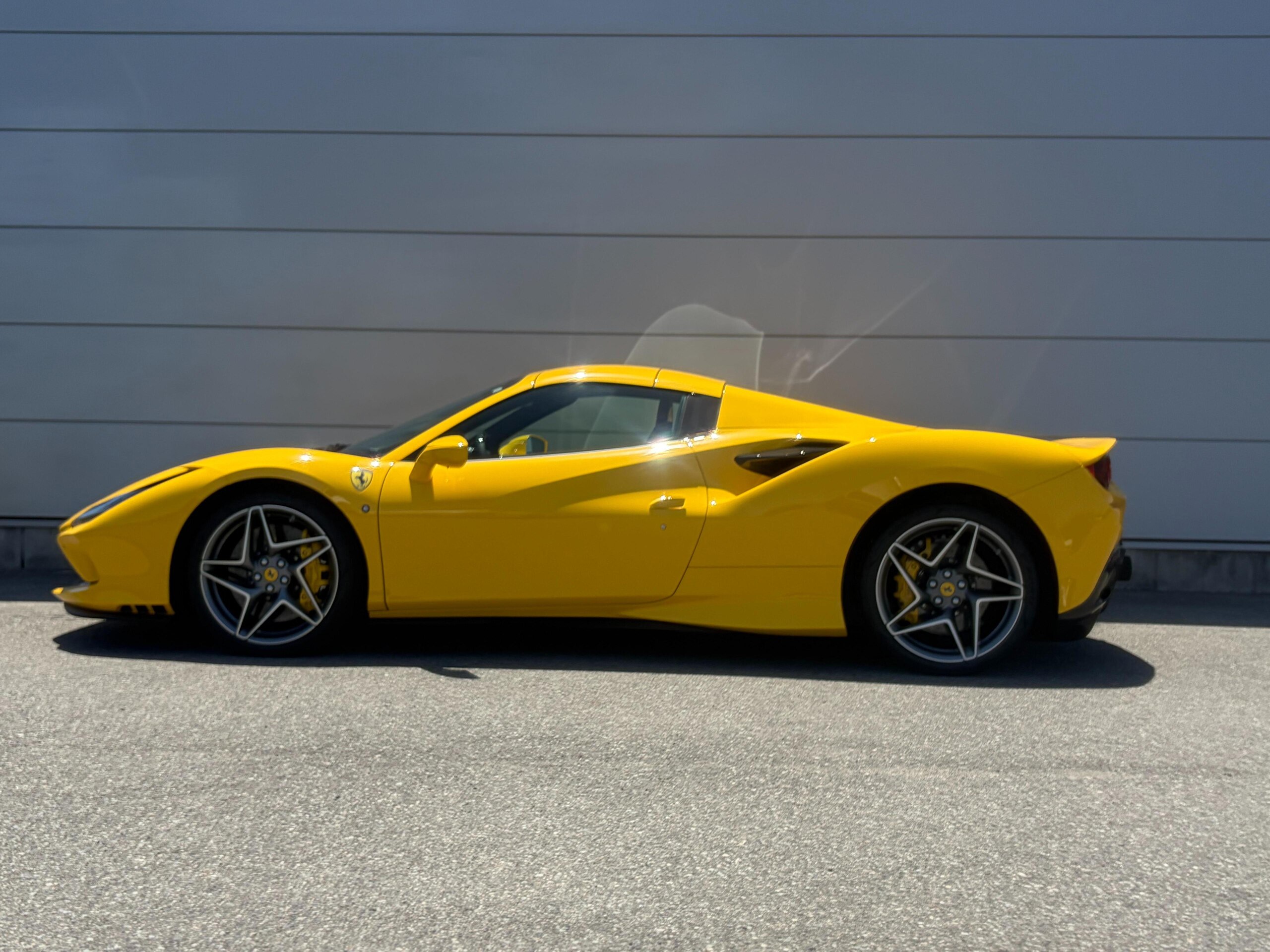 2021 Ferrari F8 Spider — Photo 32 / 37