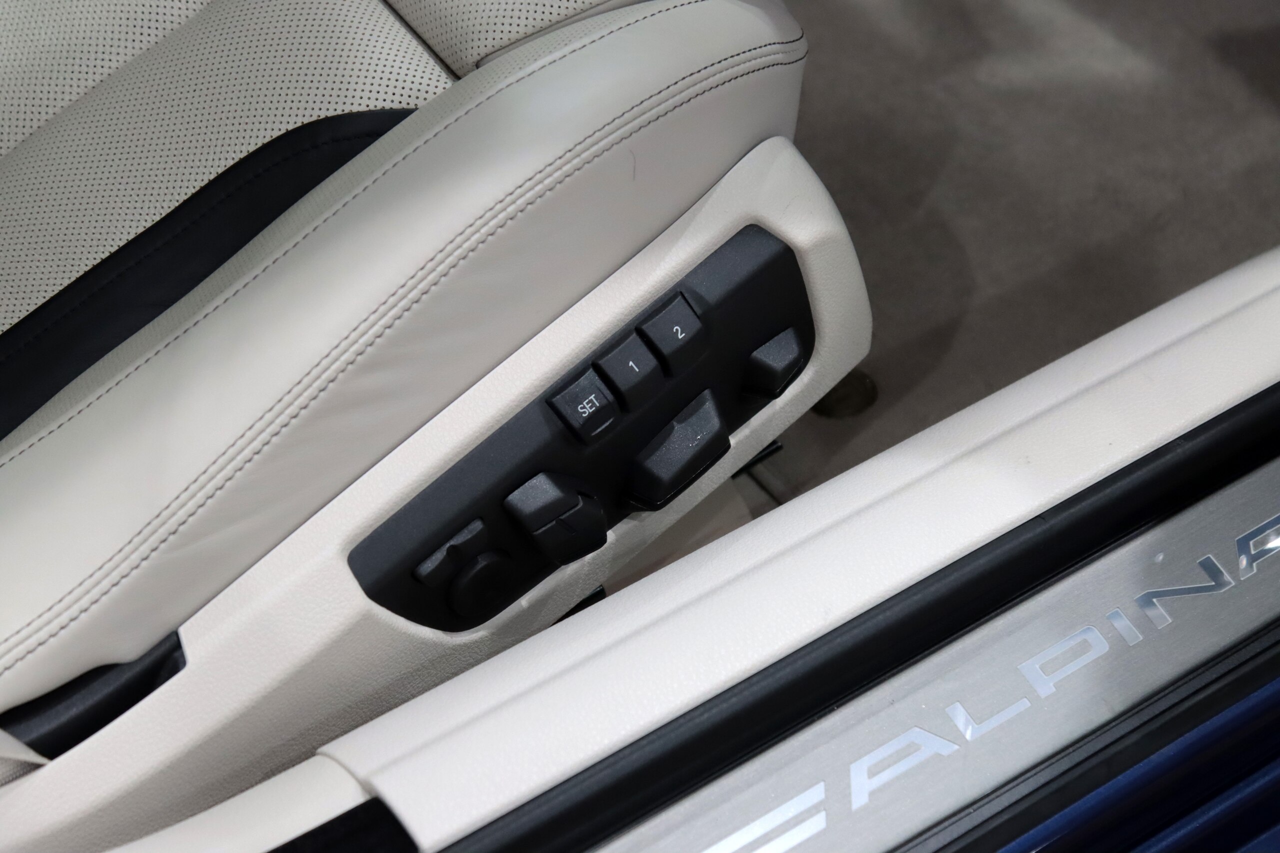 2017 BMW Alpina B6 Gran Coupe — Photo 11 / 27