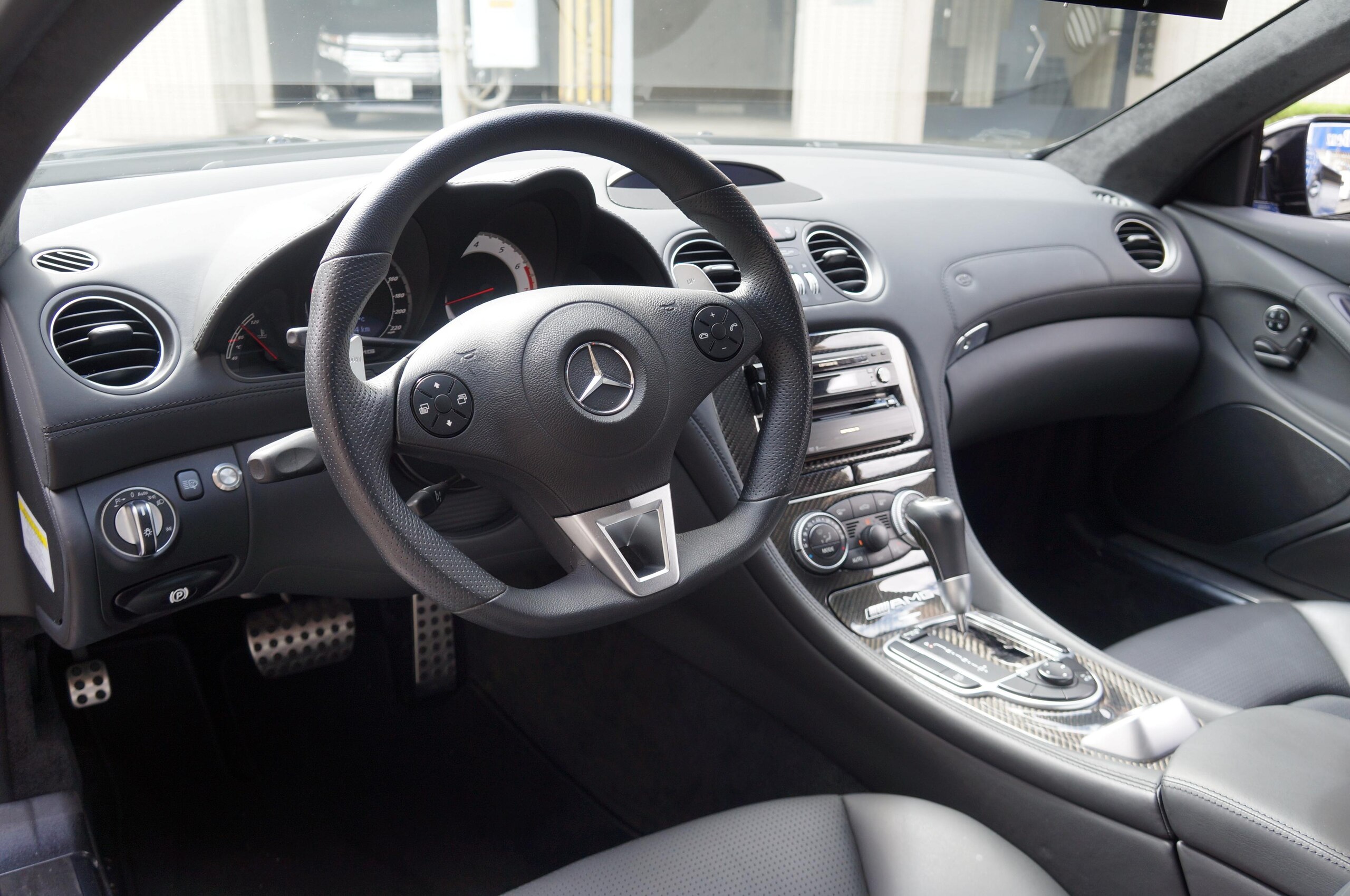 2009 Mercedes Benz SL65 AMG — Photo 8 / 23