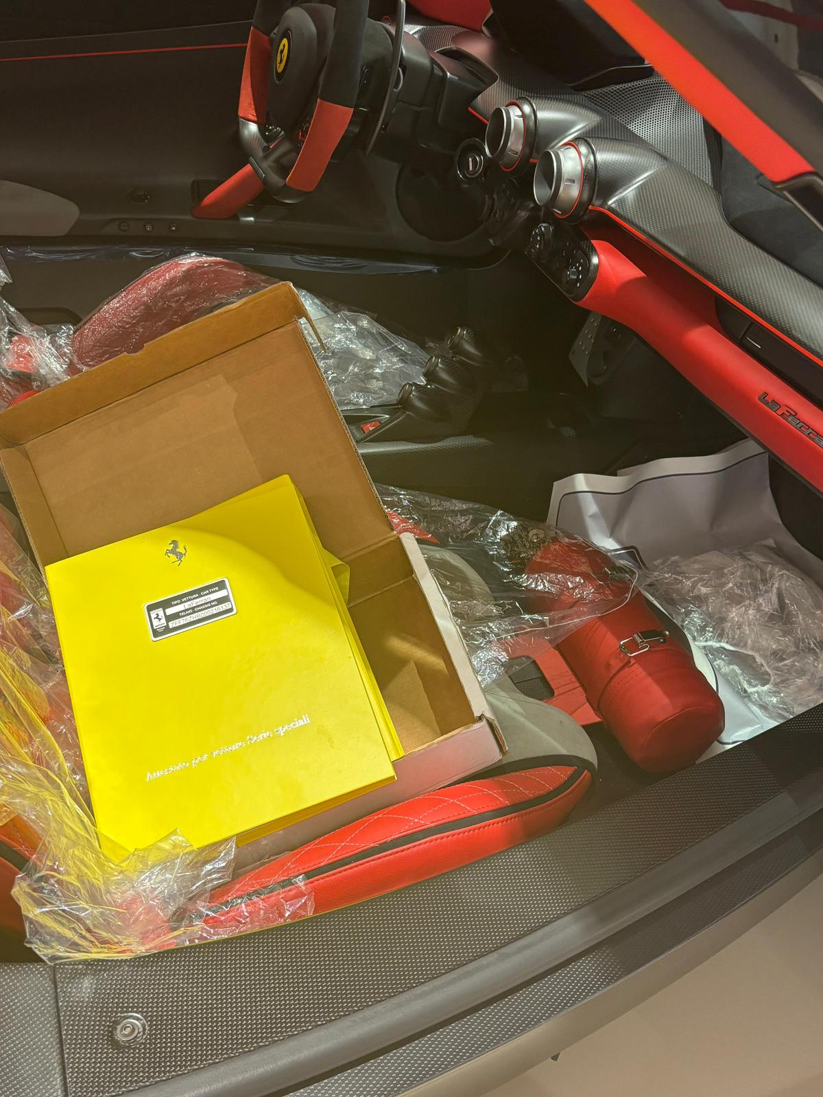 2018 Ferrari LaFerrari — Photo 14 / 18