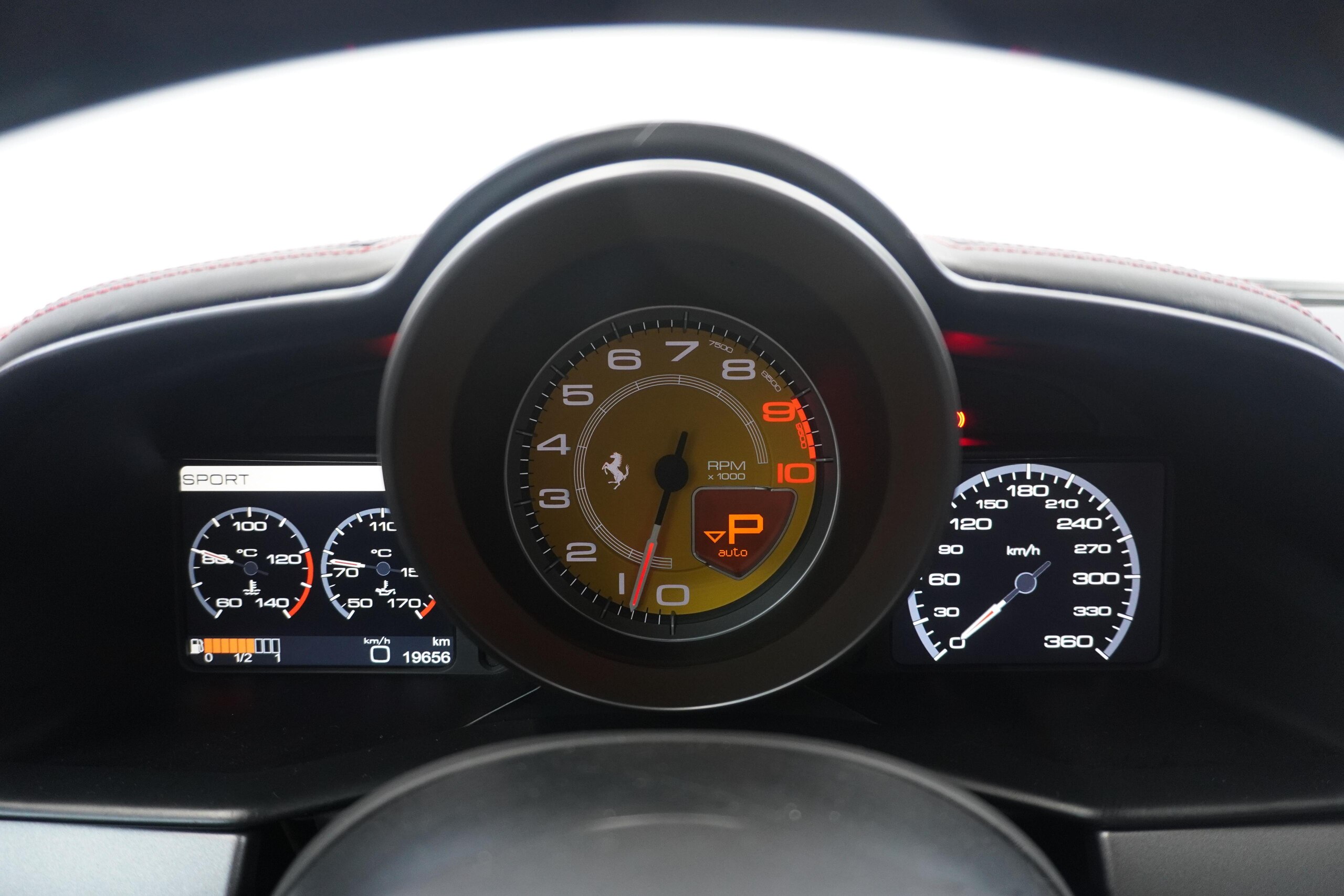 2013 Ferrari 458 Italia F1 DCT — Photo 10 / 22