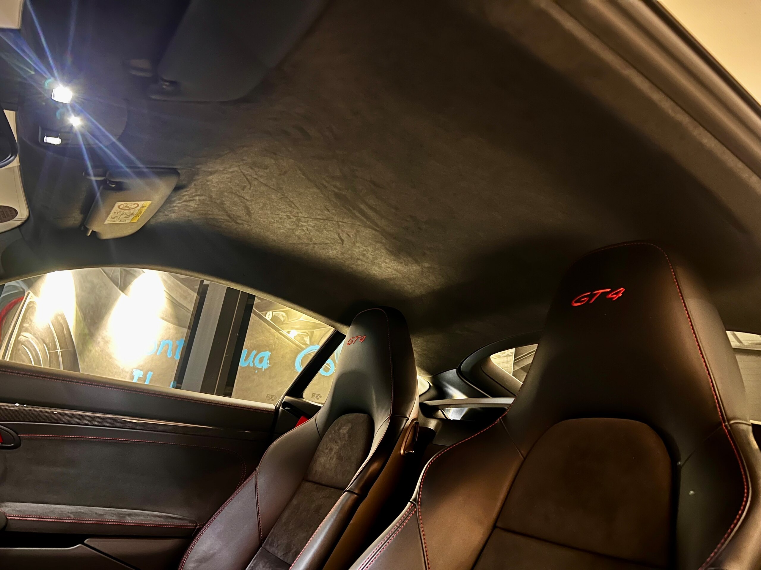 2016 Porsche Cayman GT4 — Photo 13 / 22