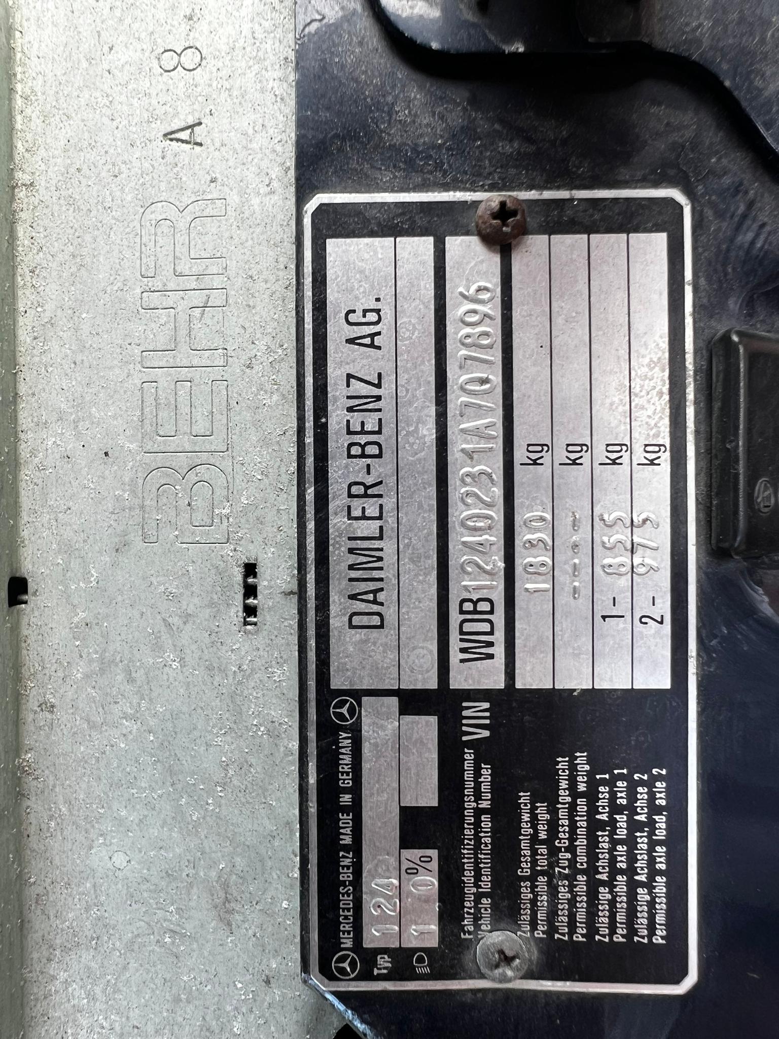 1988 Mercedes Benz 230E — Photo 24 / 29
