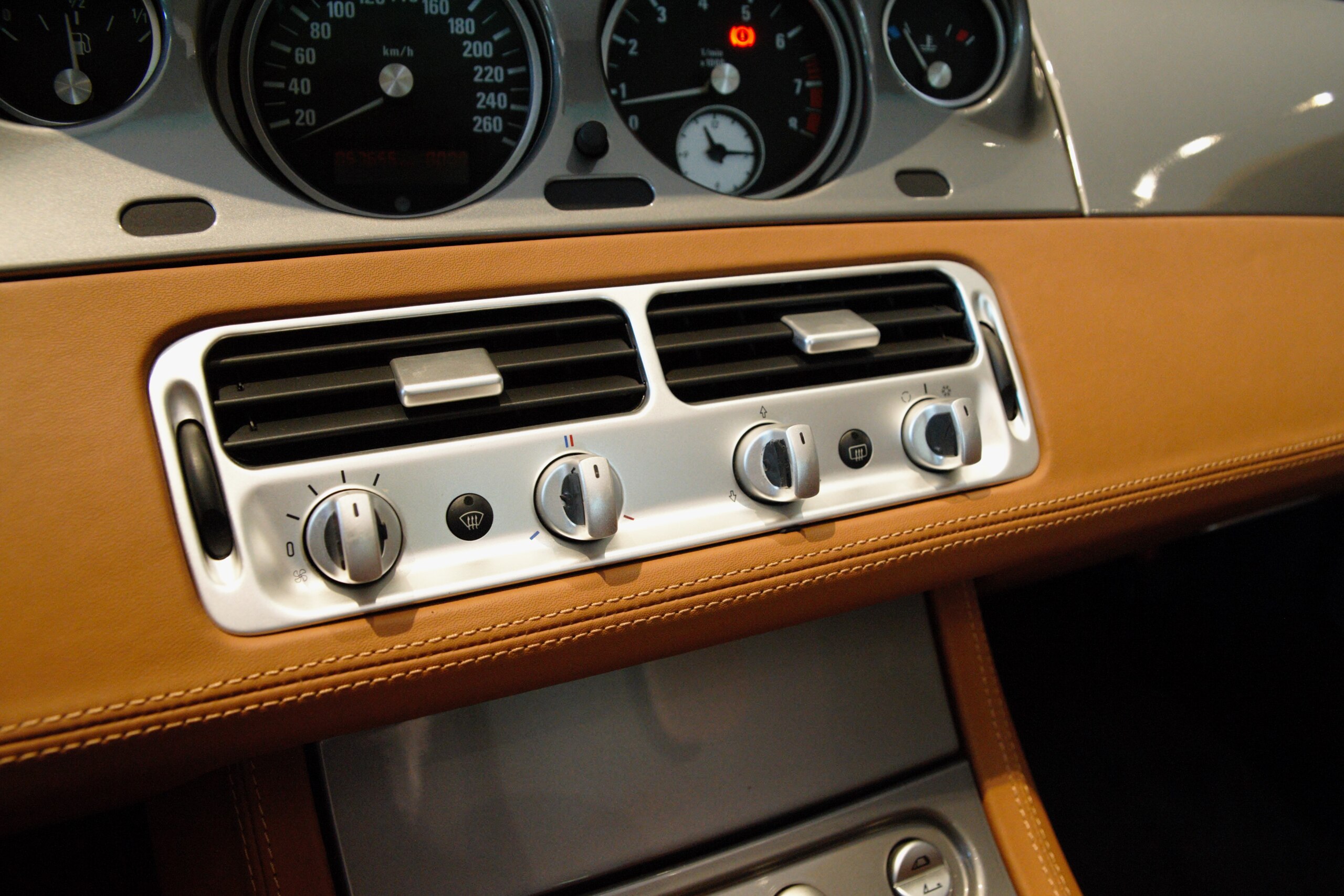 2000 BMW Z8 — Photo 12 / 18