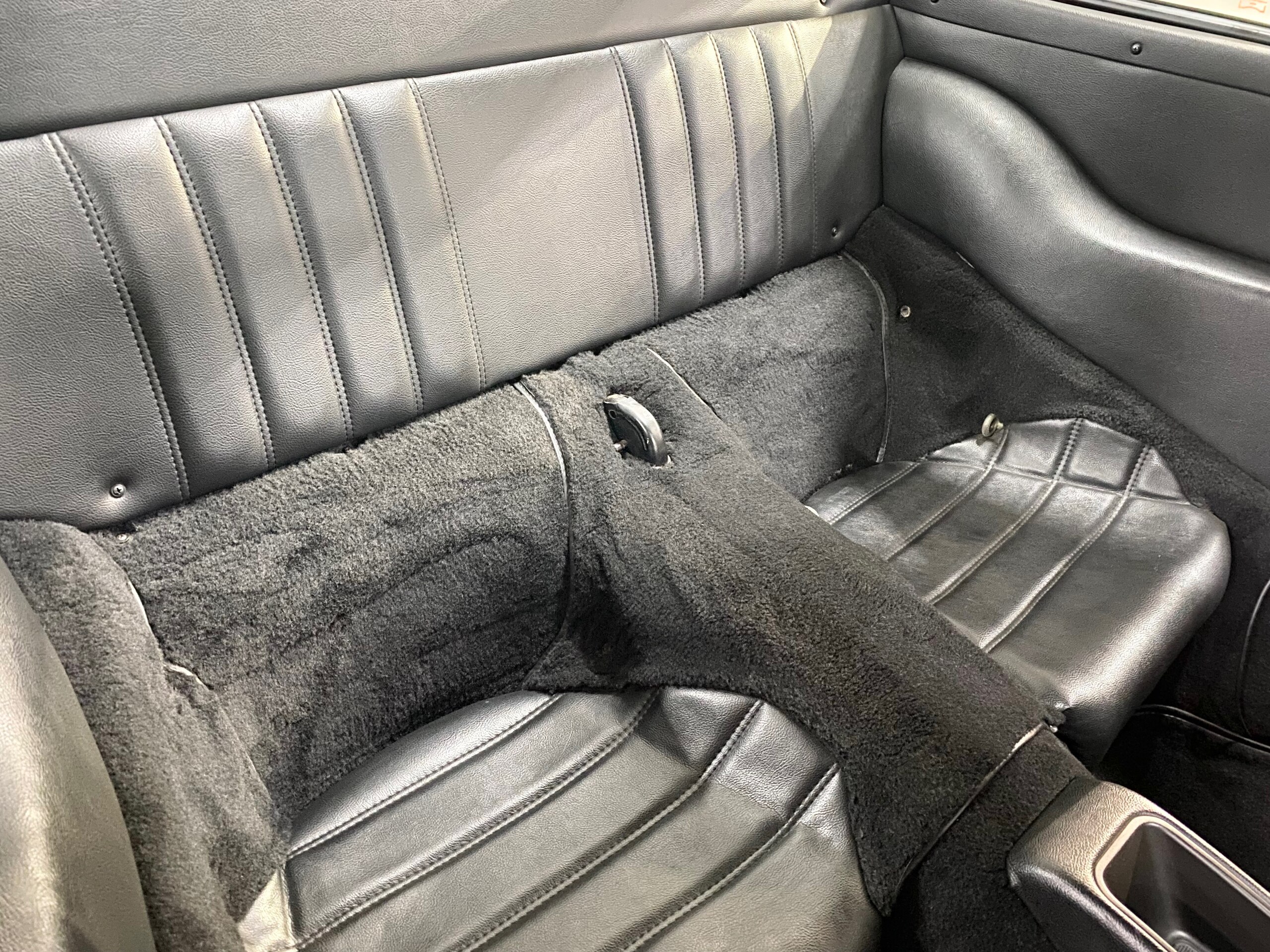 1990 Porsche 911 Carrera 2 — Photo 12 / 14