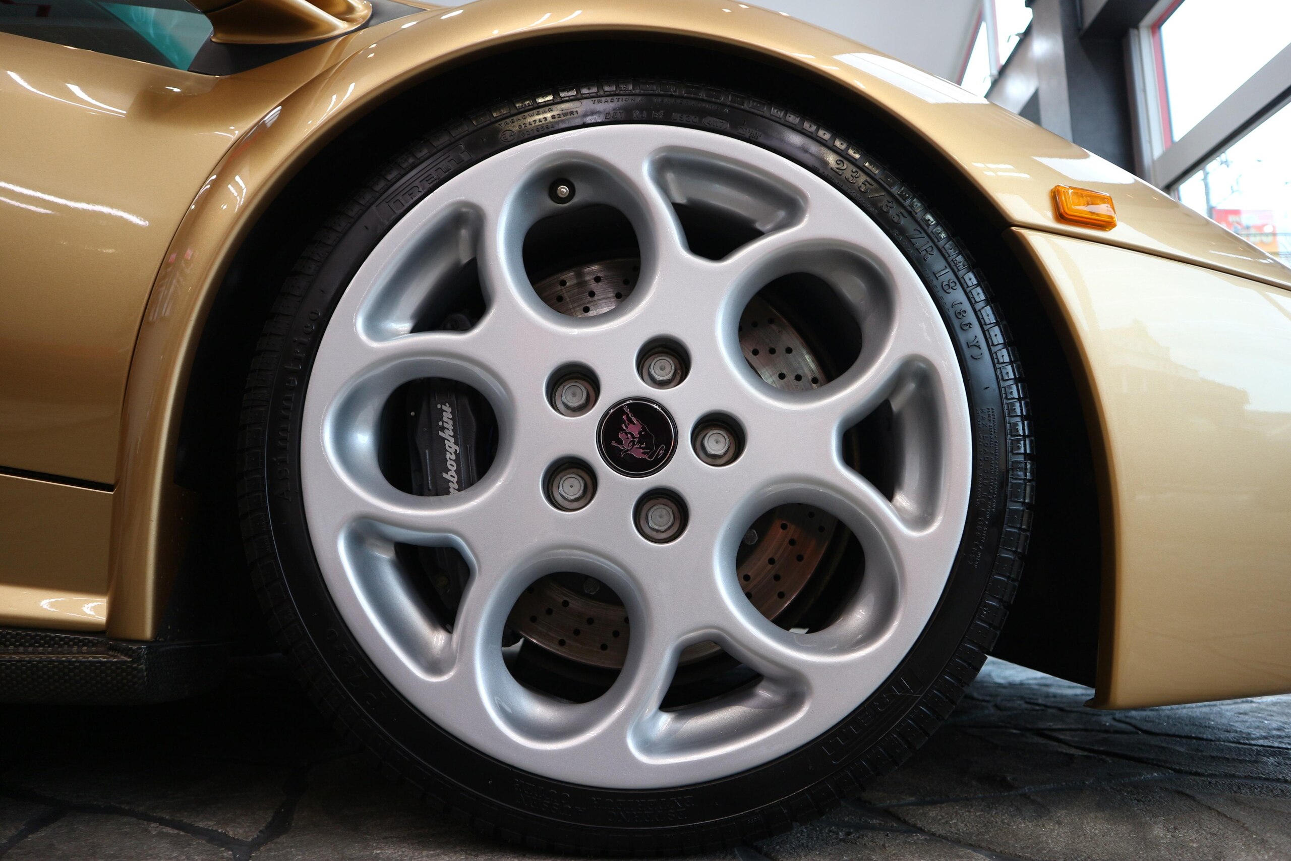 2001 Lamborghini Diablo VT 6.0 SE — Photo 13 / 18