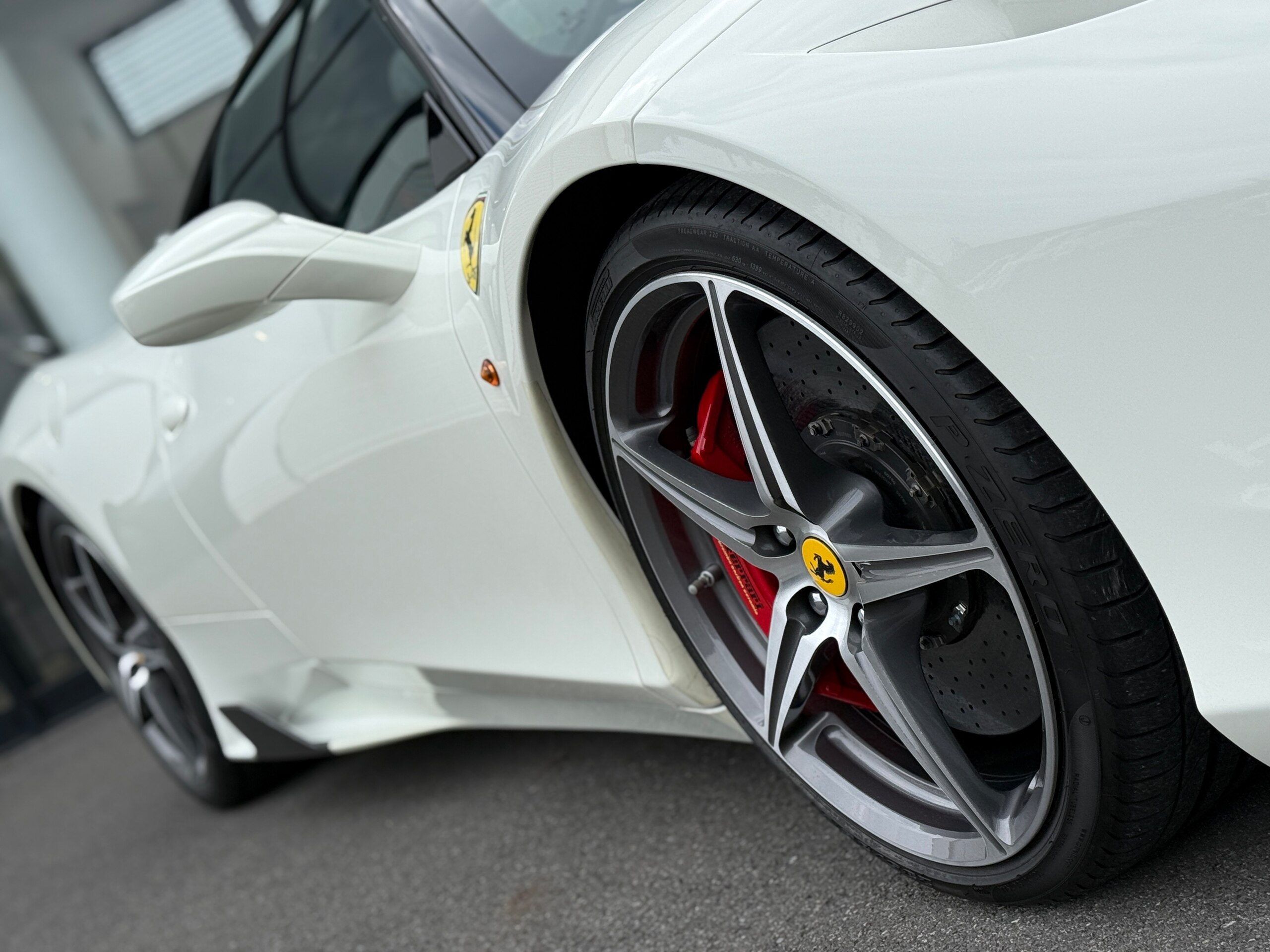 2014 Ferrari 458 Italia F1 DCT — Photo 20 / 52