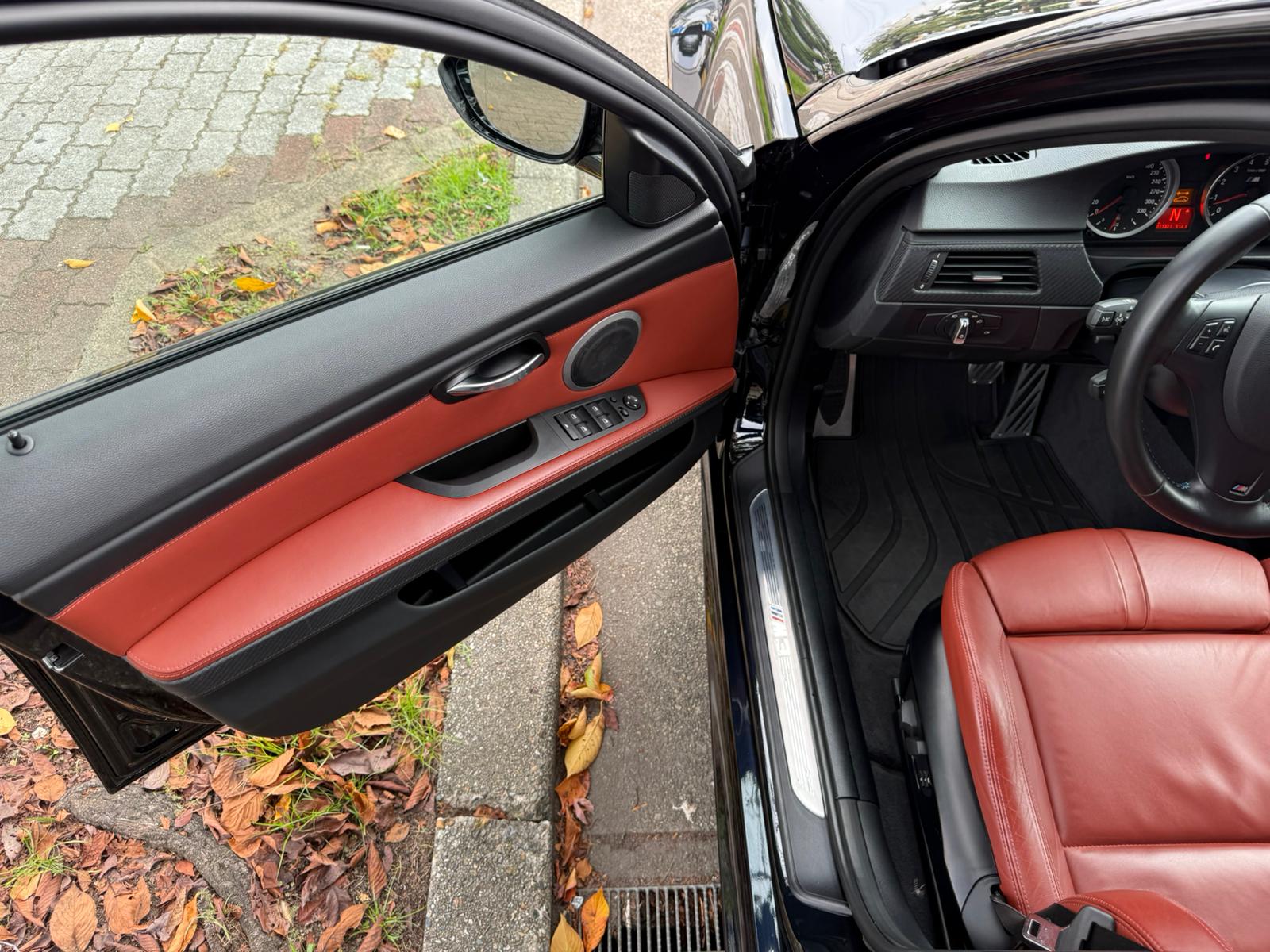 2011 BMW M3 Sedan — Photo 7 / 22