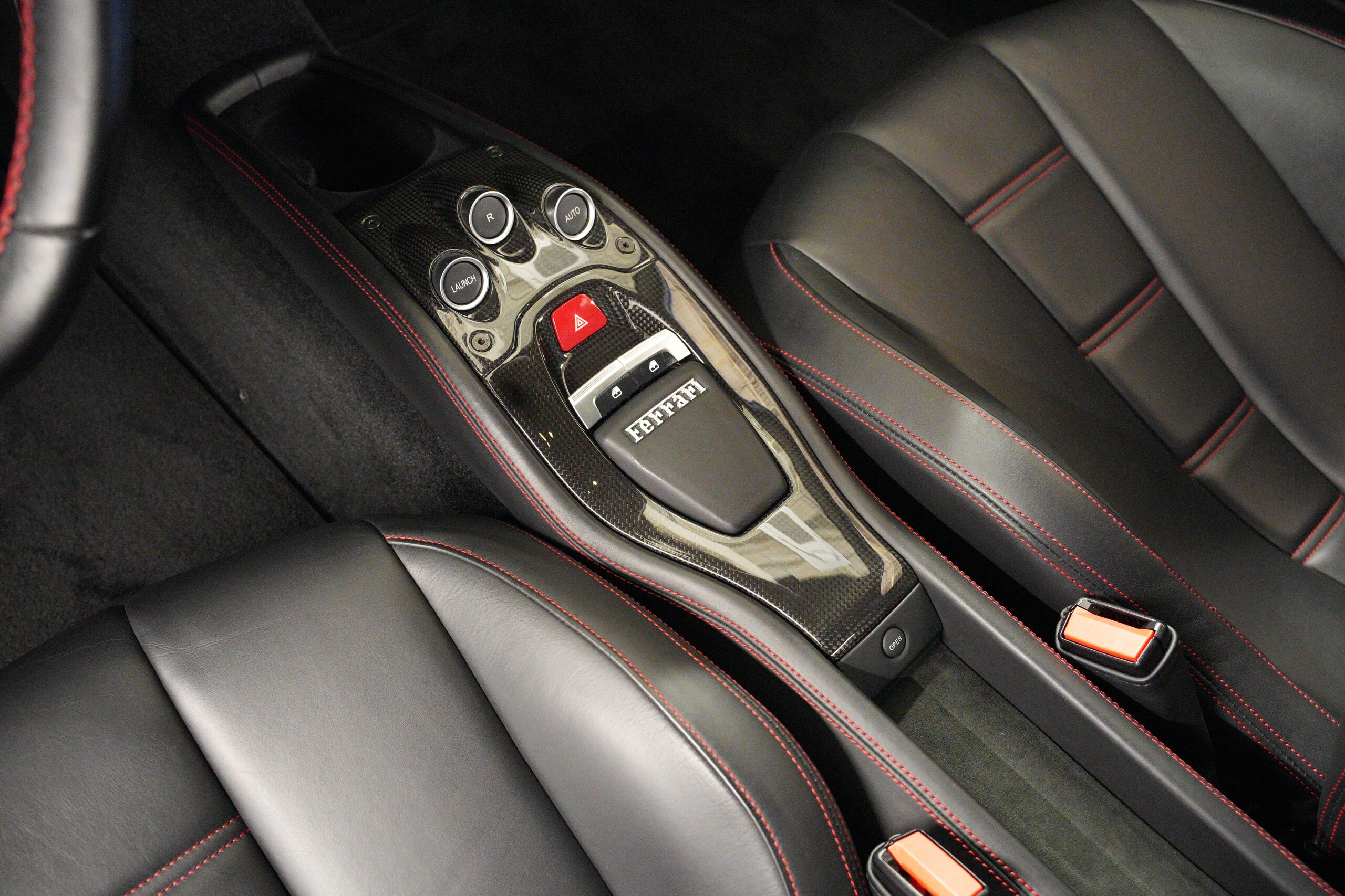 2010 Ferrari 458 Italia F1 DCT — Photo 14 / 19