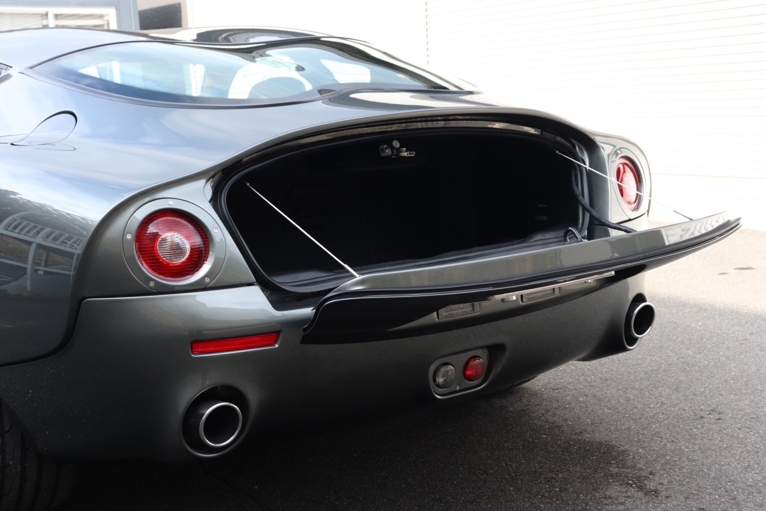2004 Aston Martin DB7 Zagato — Photo 25 / 27