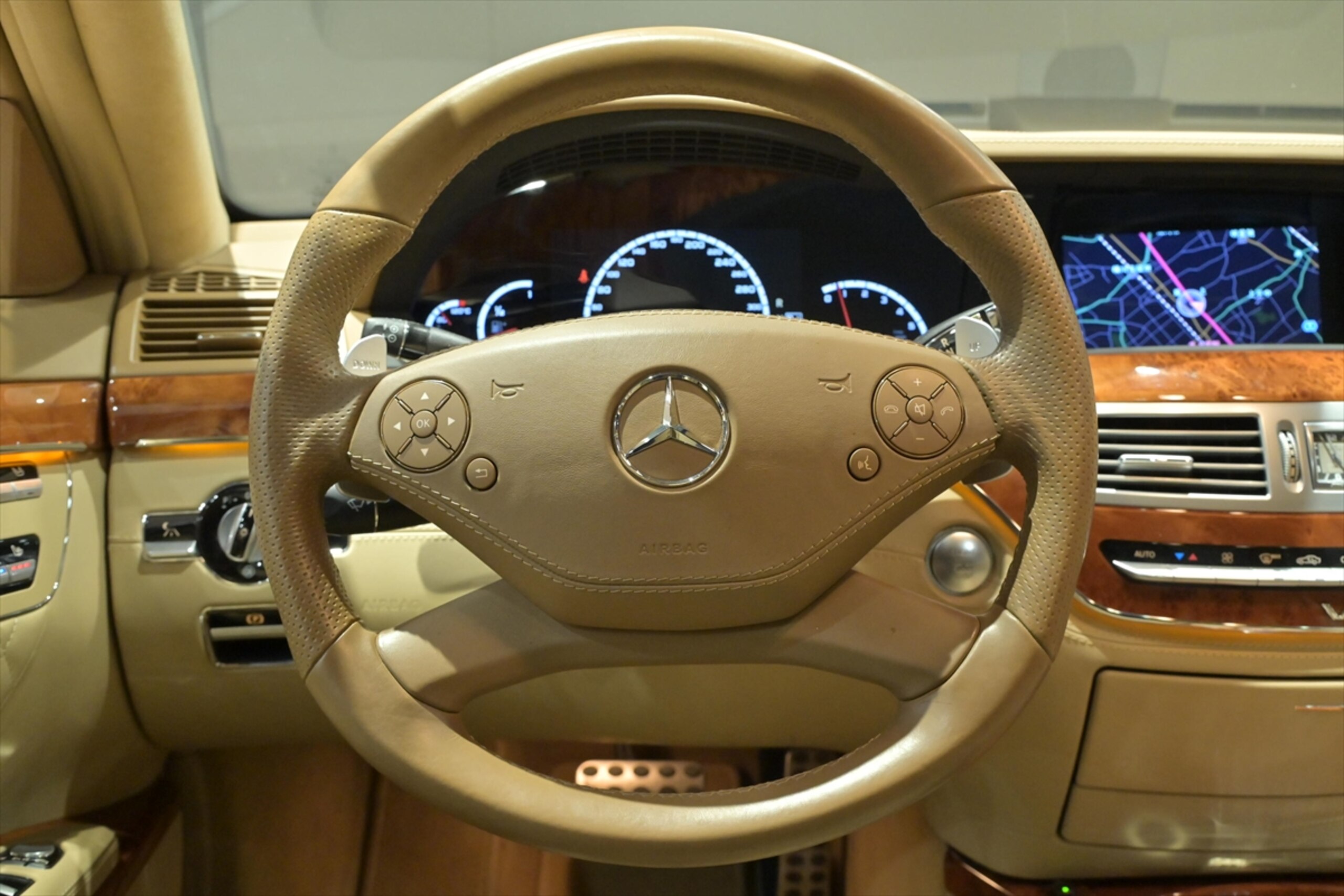 2010 Mercedes Benz S65 AMG Long — Photo 9 / 16