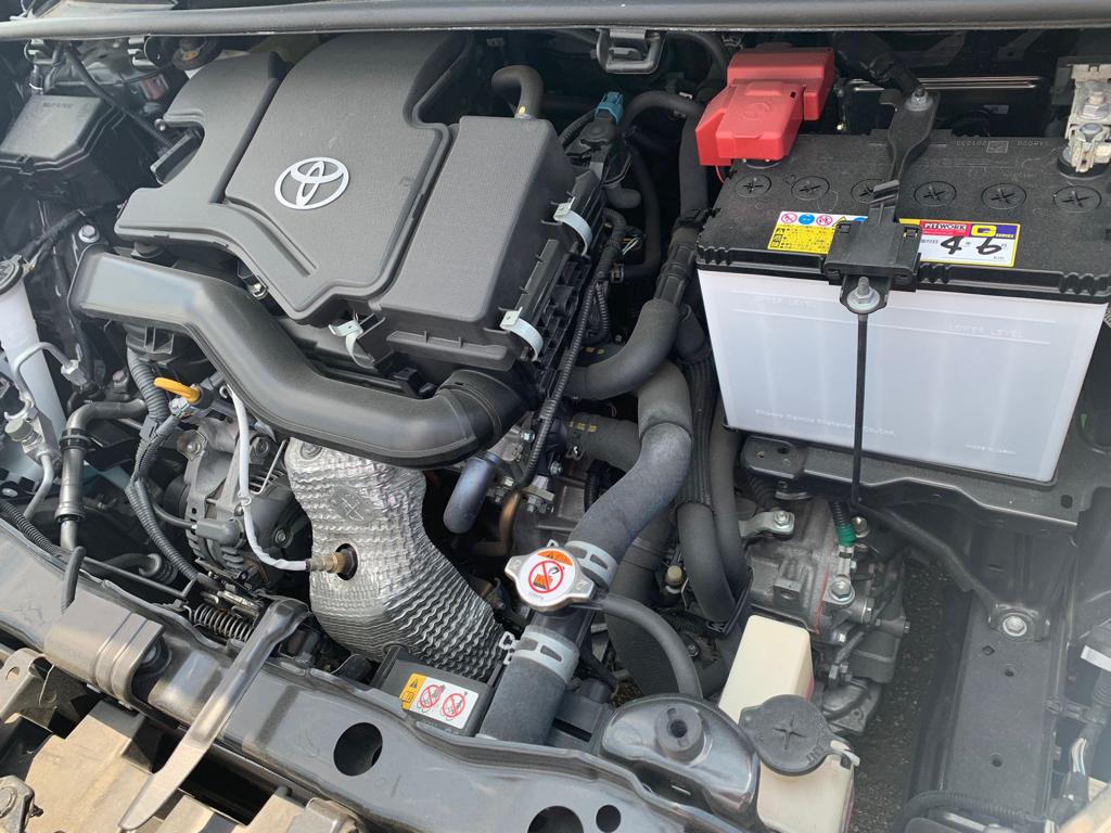 2019 Toyota Vitz — Photo 8 / 20