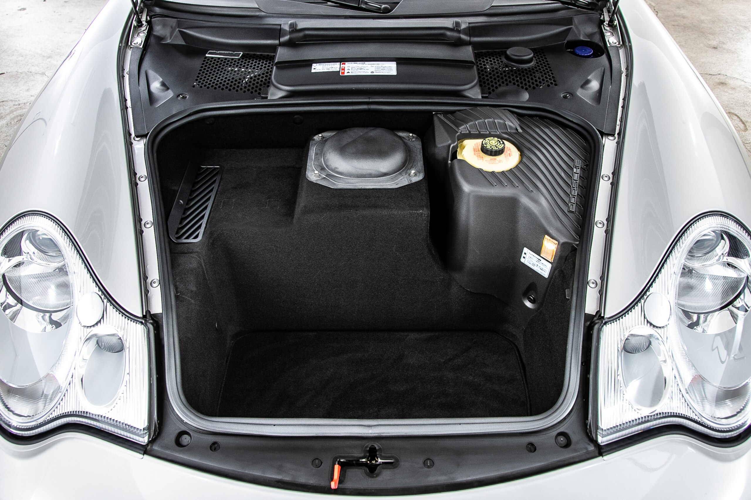 2002 Porsche 911 Carrera 4 — Photo 20 / 20