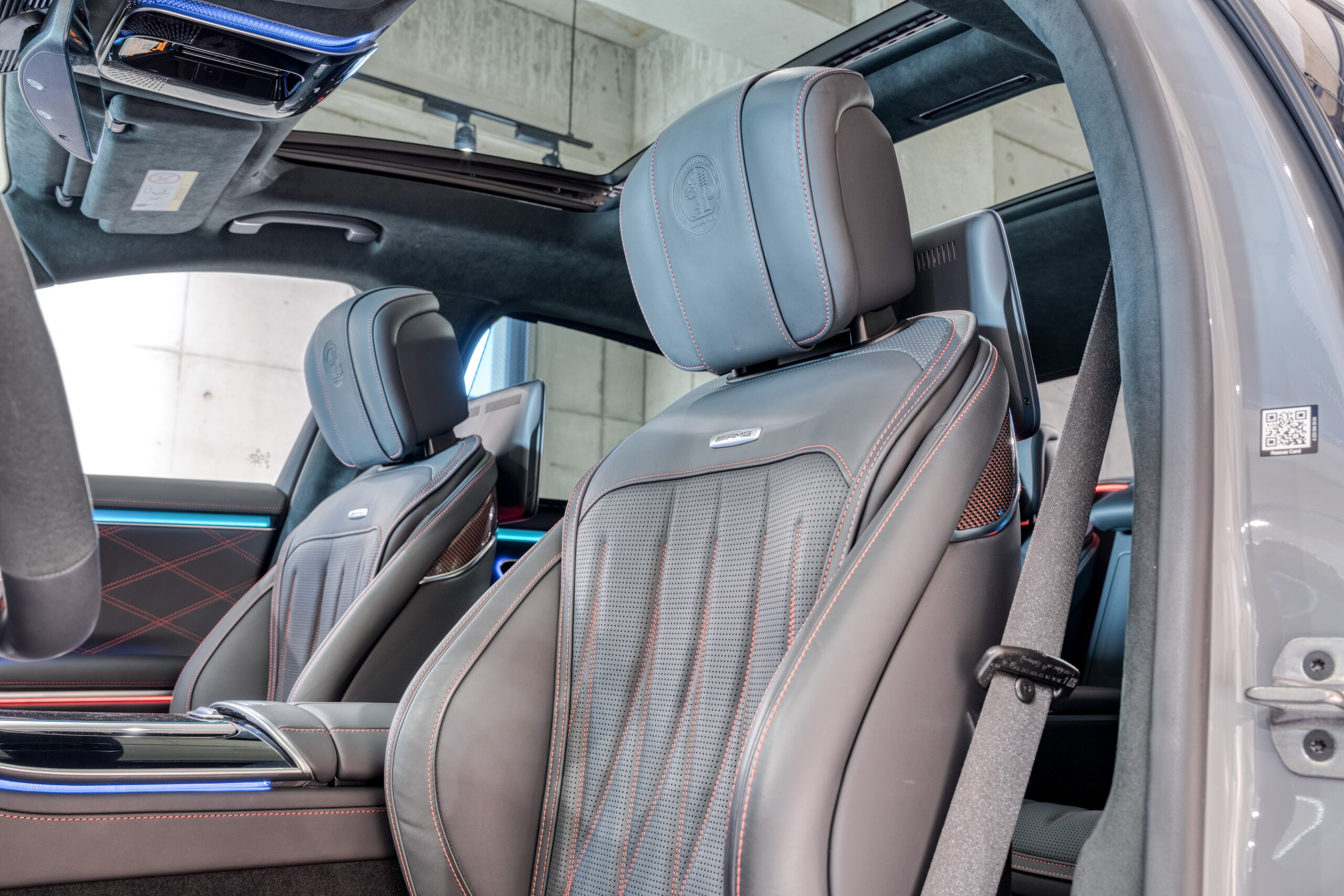 2024 Mercedes Benz AMG S63 E Performance — Photo 8 / 26