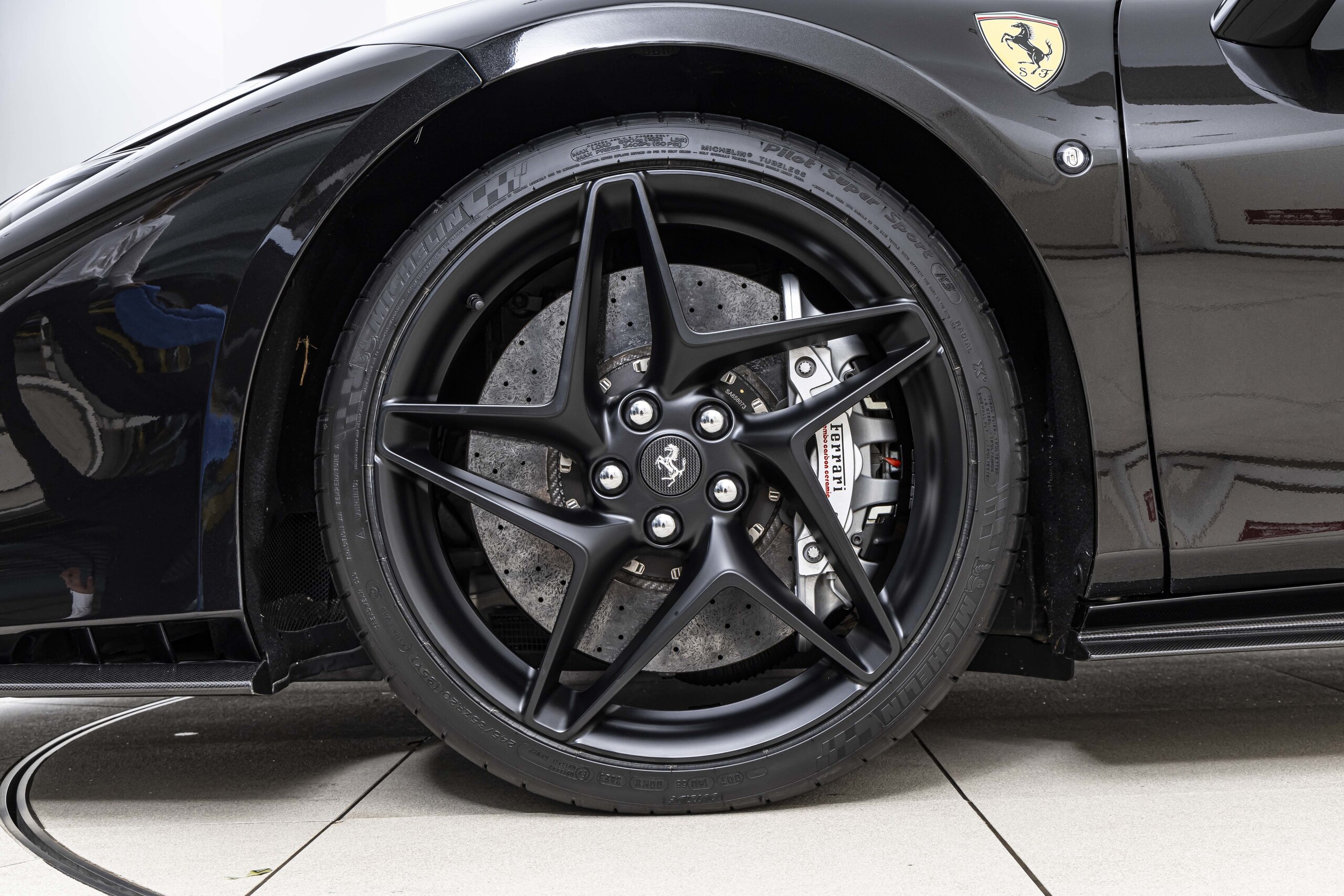 2022 Ferrari F8 Spider — Photo 17 / 32