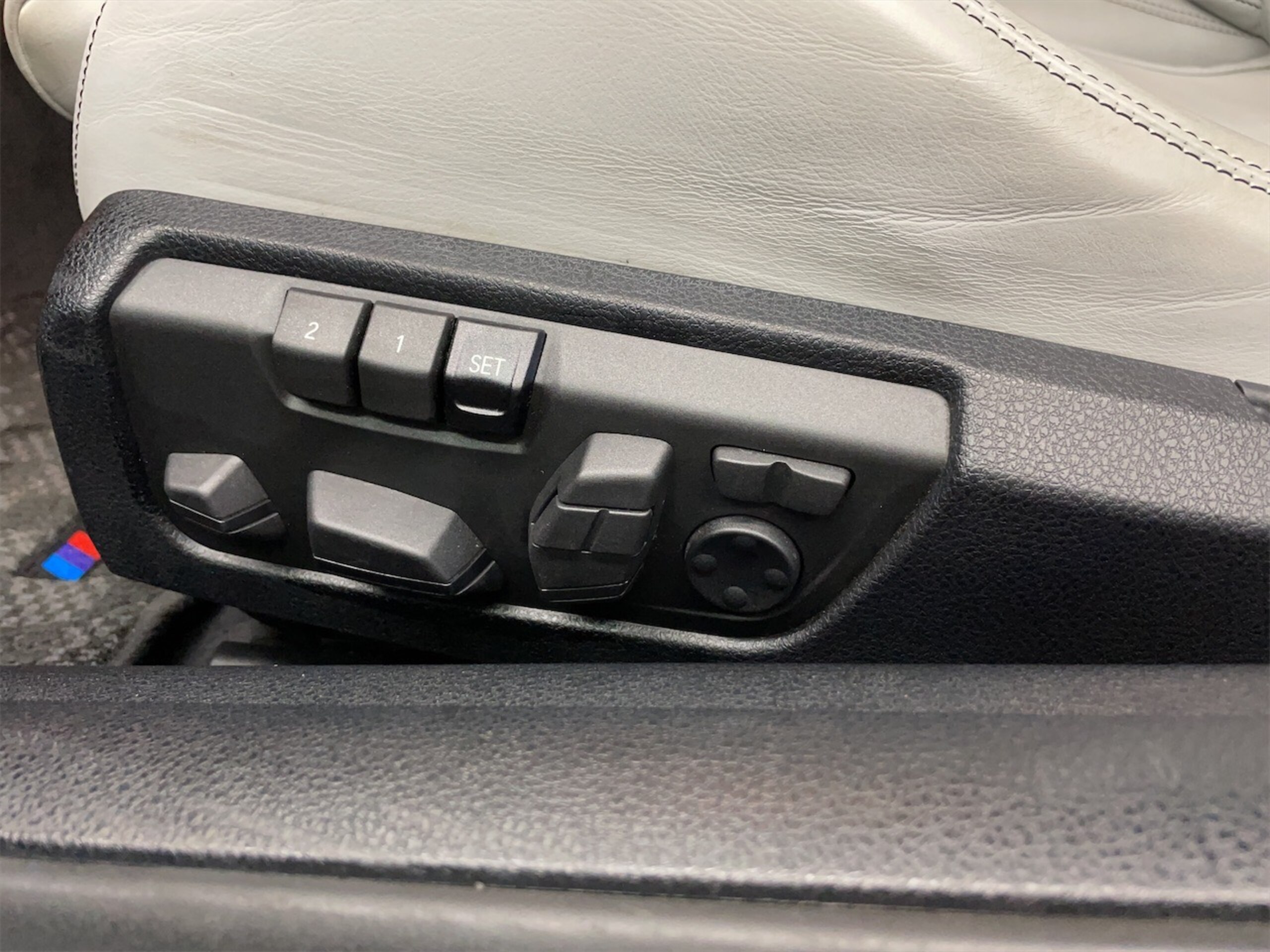2014 BMW M6 Cabriolet — Photo 29 / 37