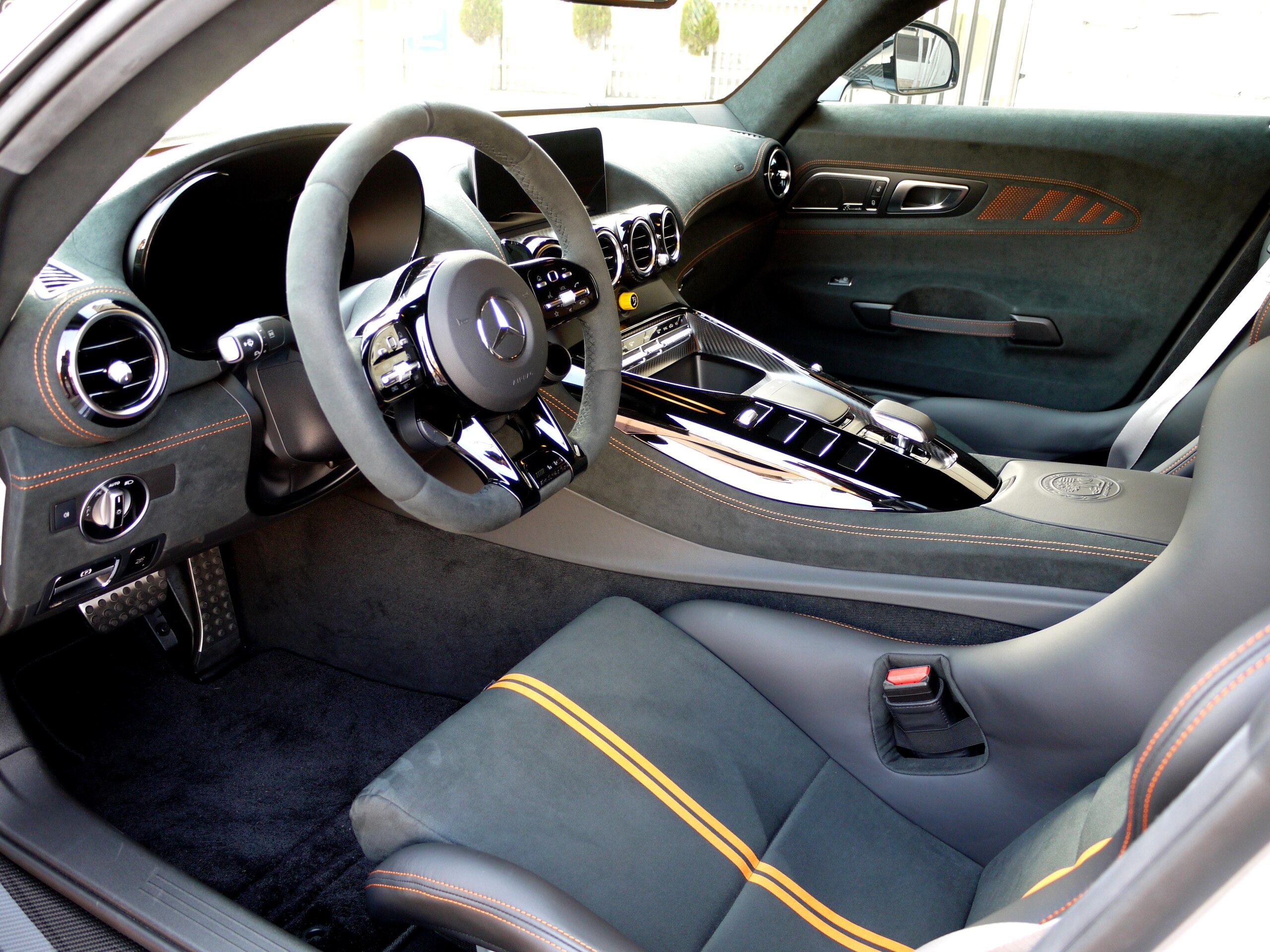 2021 Mercedes Benz AMG GT — Photo 6 / 11