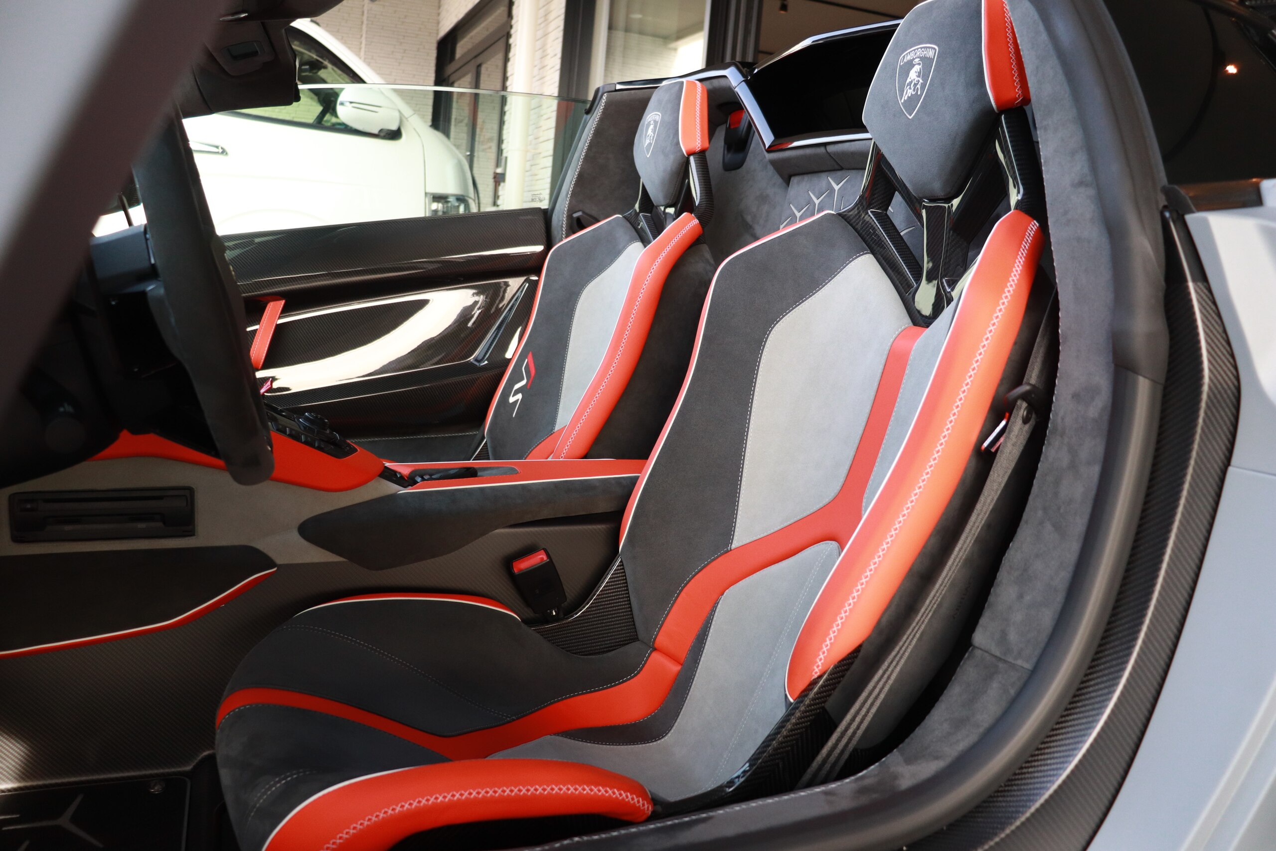 2021 Lamborghini Aventador Roadster SVJ 63 — Photo 13 / 21