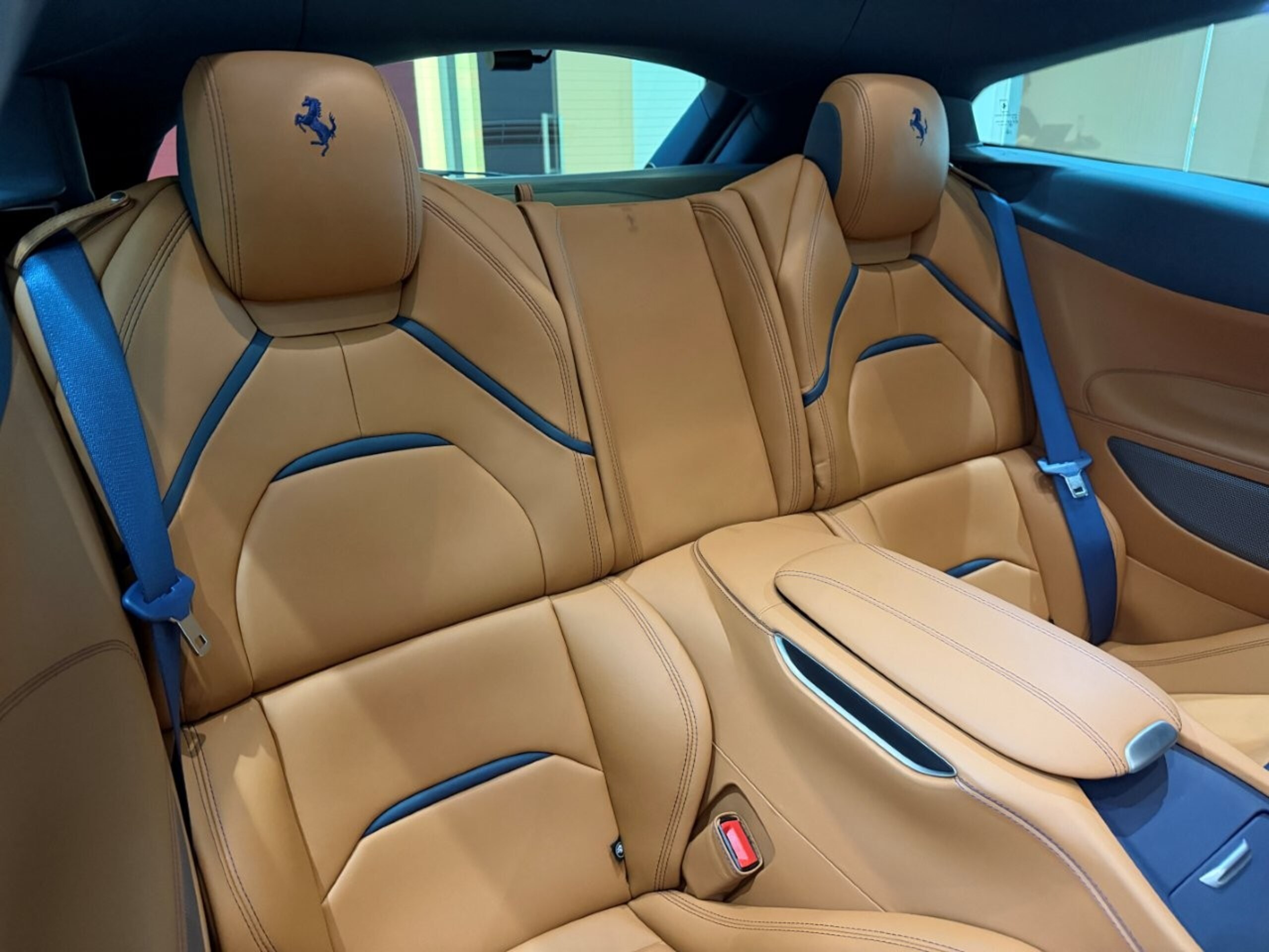 2017 Ferrari GTC4Lusso — Photo 15 / 19