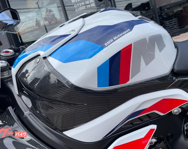 2022 BMW M1000RR M Competition — Photo 8 / 18