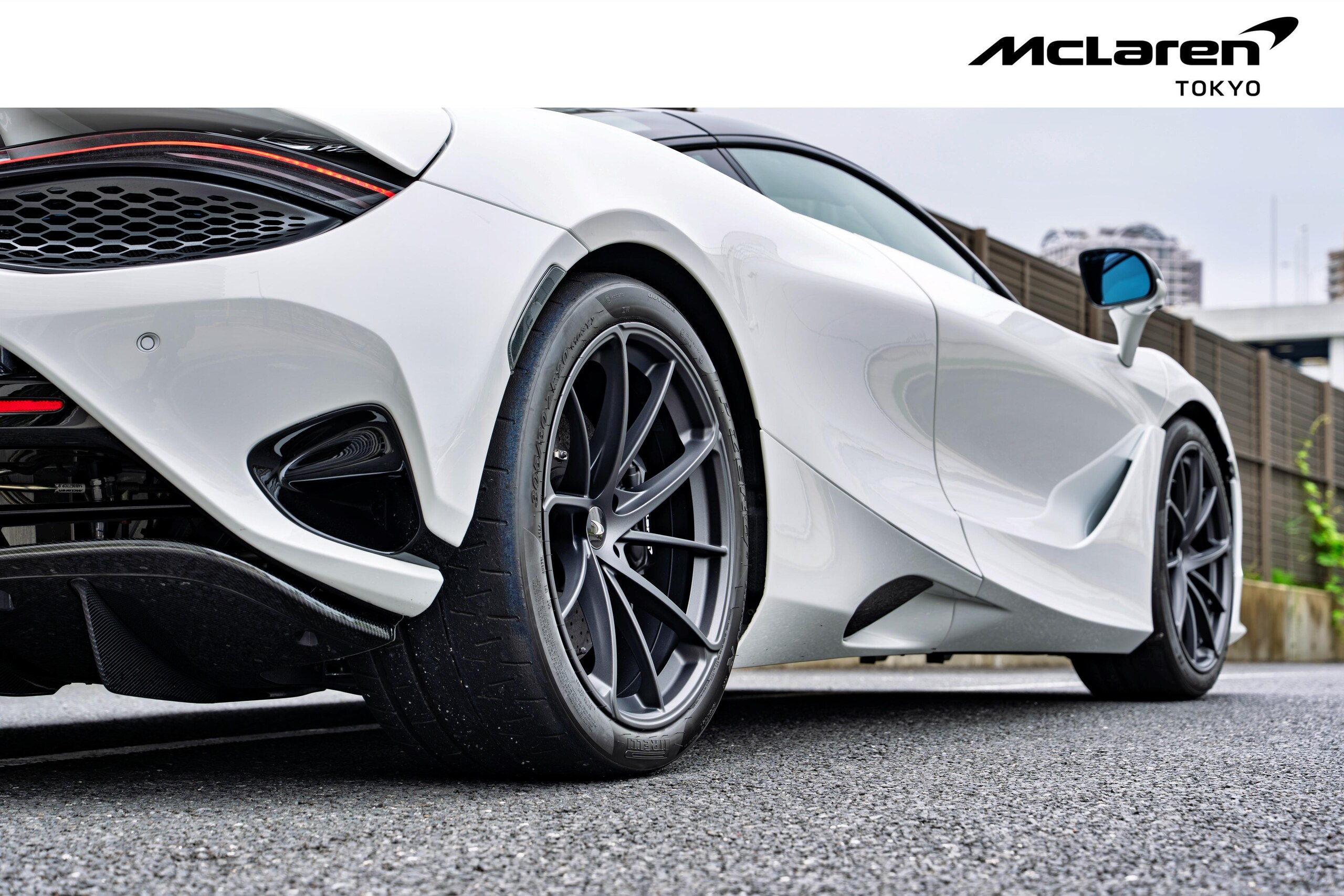 2024 McLaren 750S — Photo 21 / 44