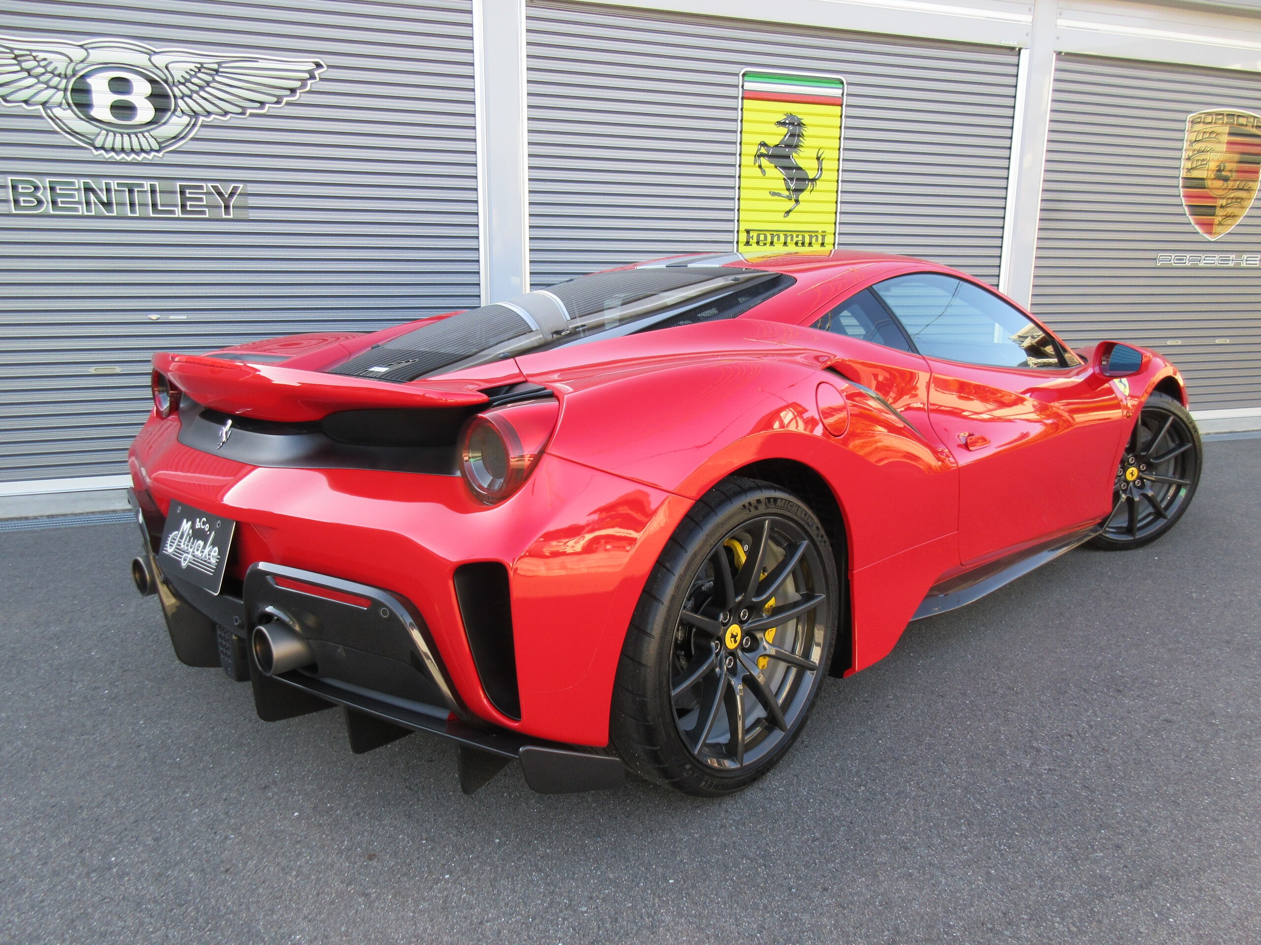 2019 Ferrari 488 Pista — Photo 6 / 17