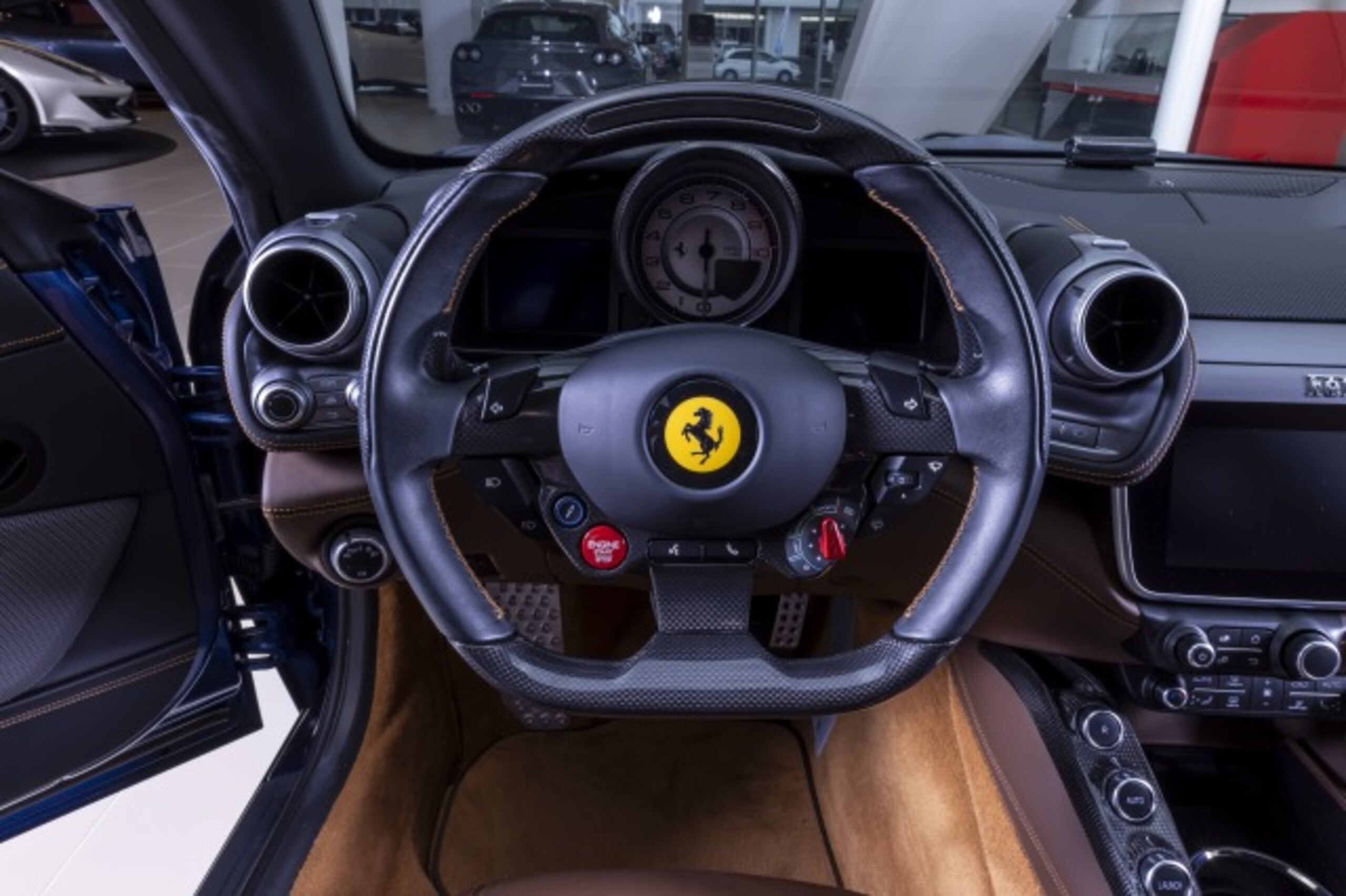 2020 Ferrari GTC4Lusso — Photo 11 / 21