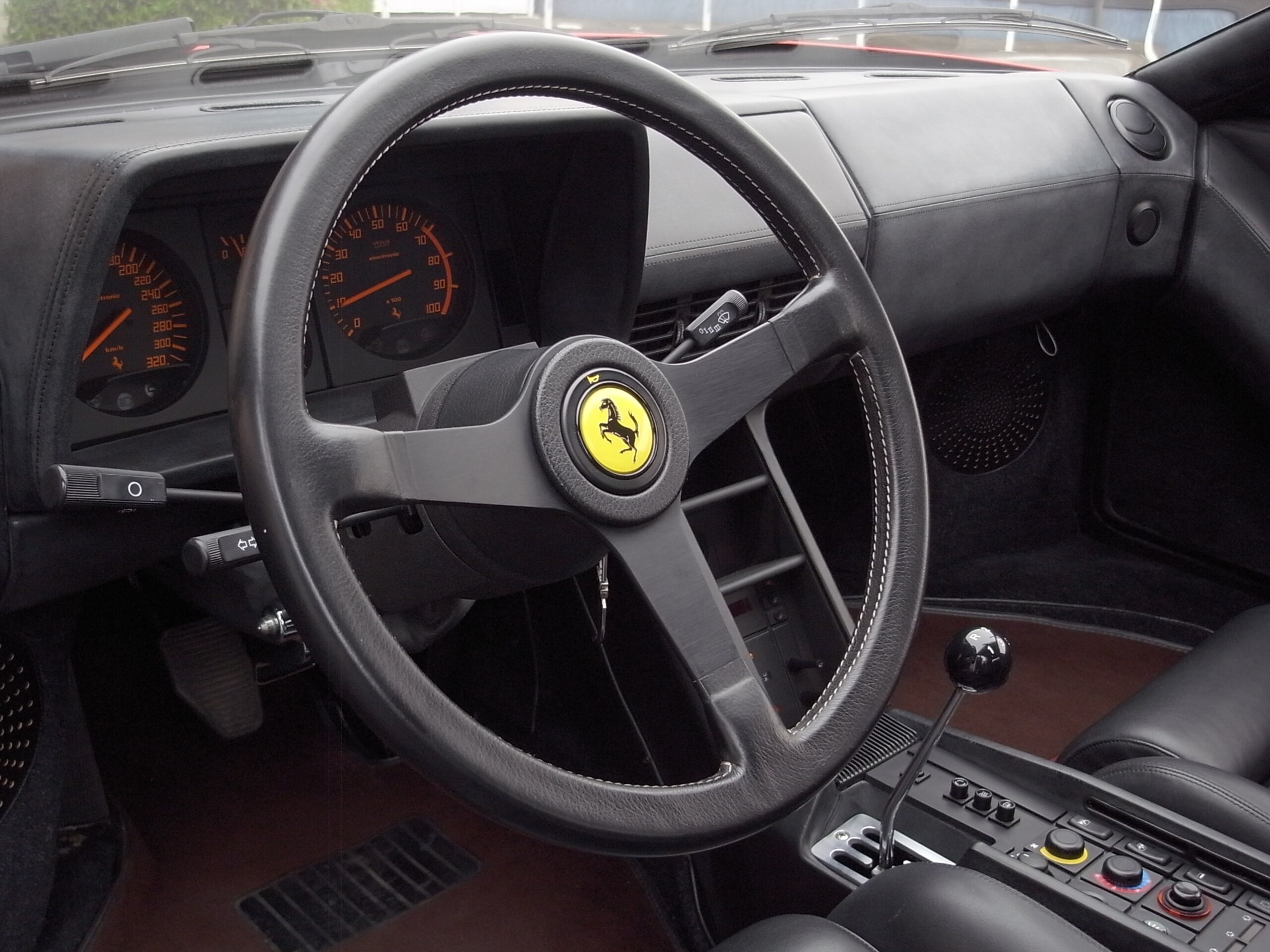 1989 Ferrari Testarossa — Photo 10 / 21