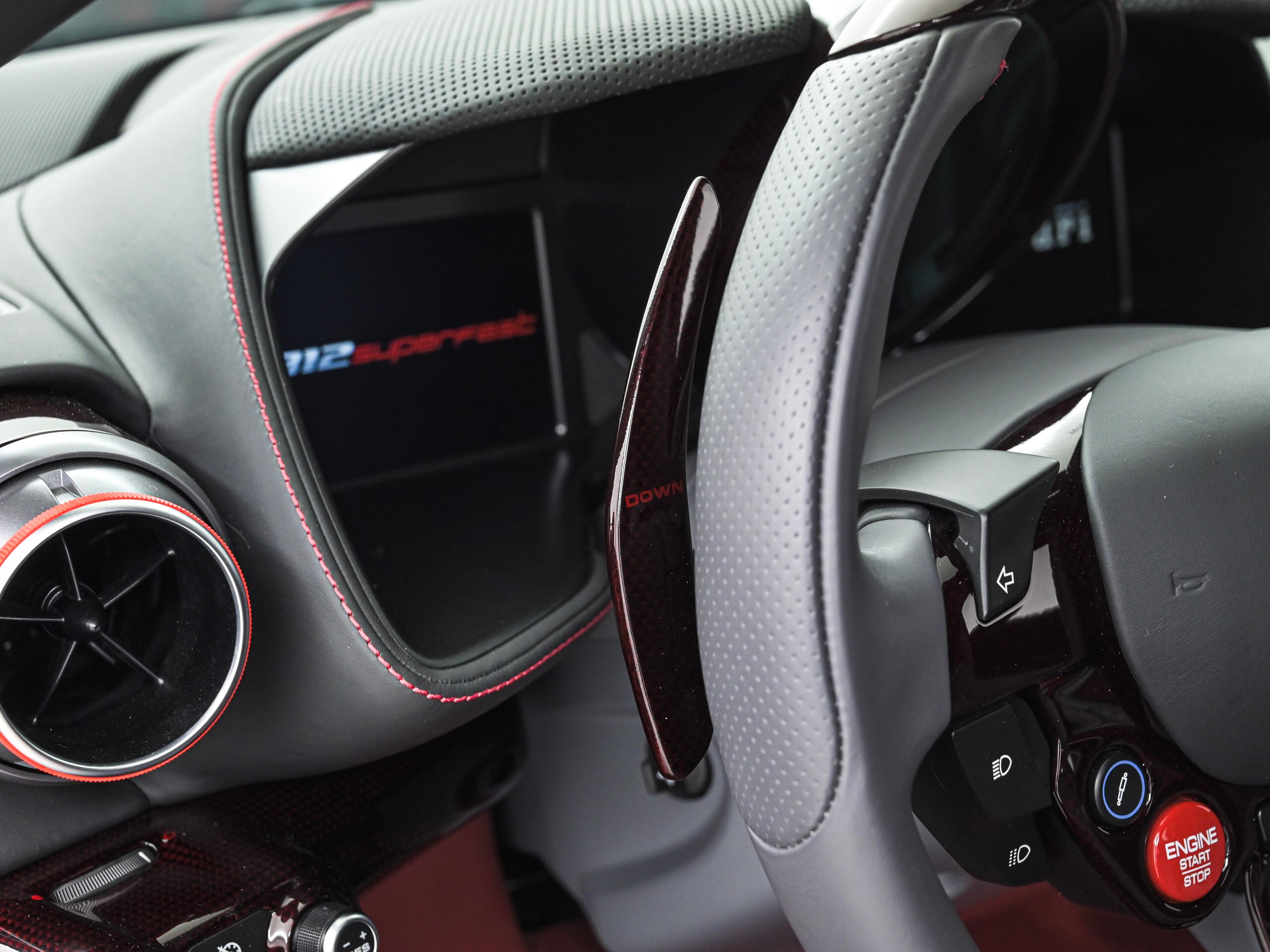 2021 Ferrari 812 Superfast — Photo 11 / 31
