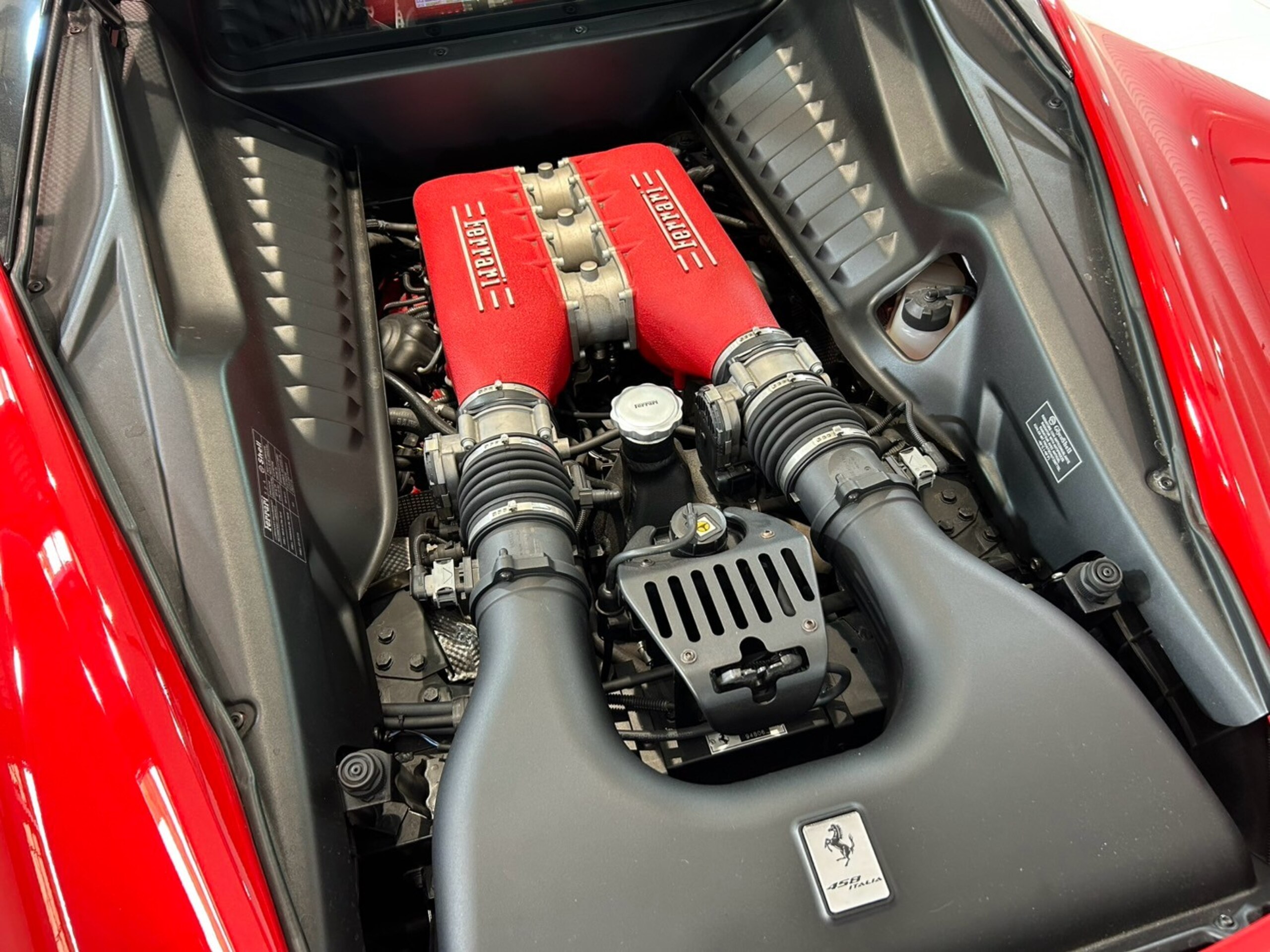 2012 Ferrari 458 Italia F1 DCT — Photo 15 / 15