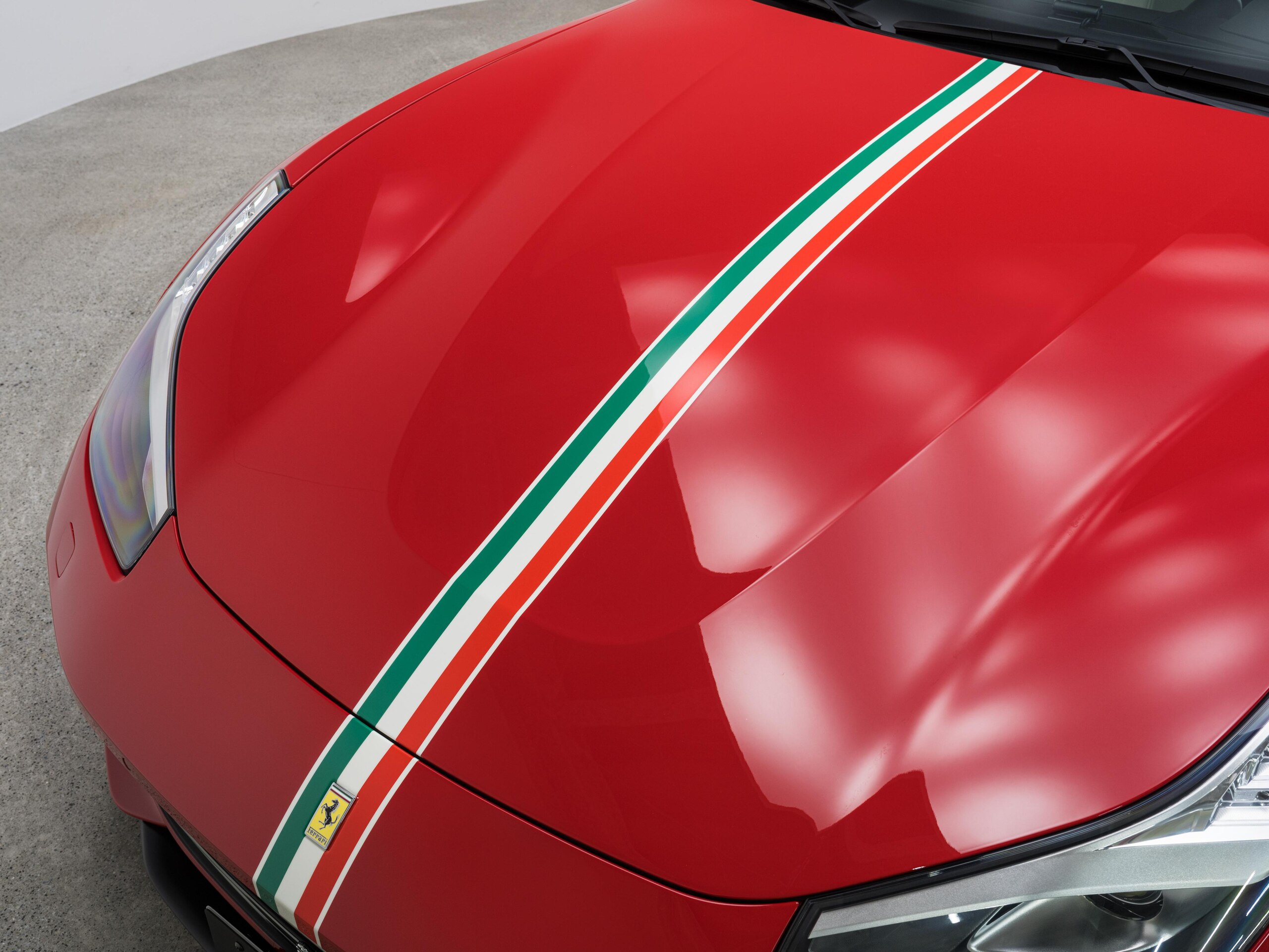 2020 Ferrari GTC4Lusso — Photo 16 / 29