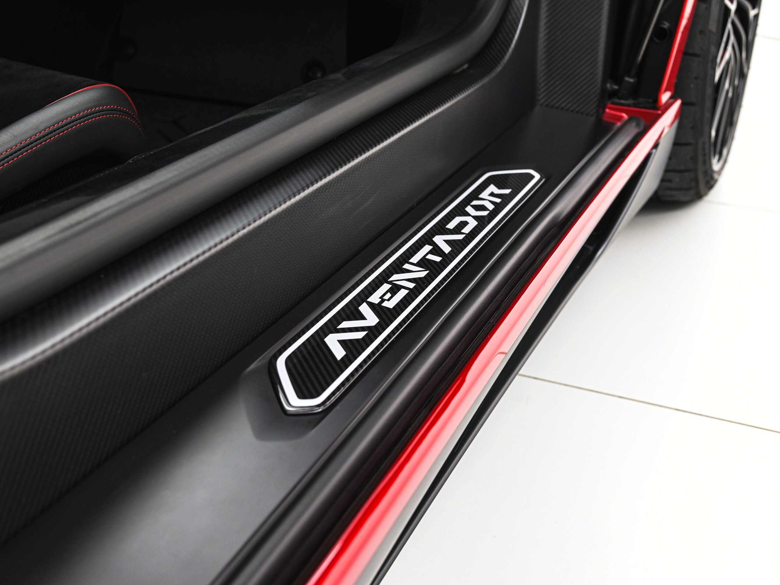 2015 Lamborghini Aventador LP750-4 Superveloce — Photo 16 / 25